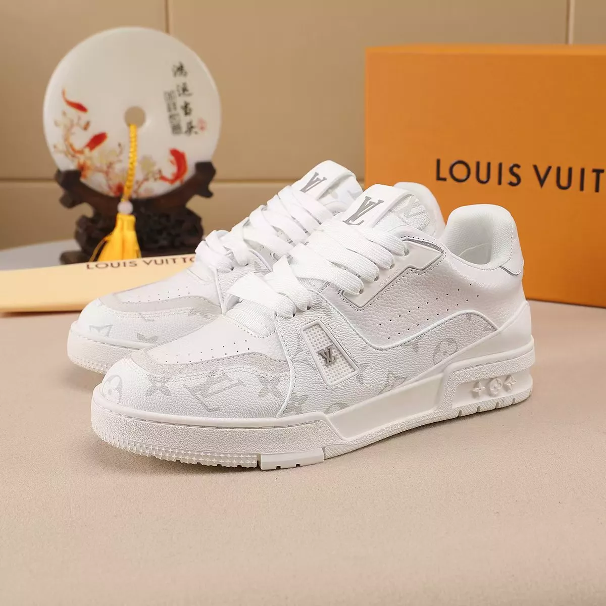 Louis Vuitton Casual Shoes For Men Fashionable 9931