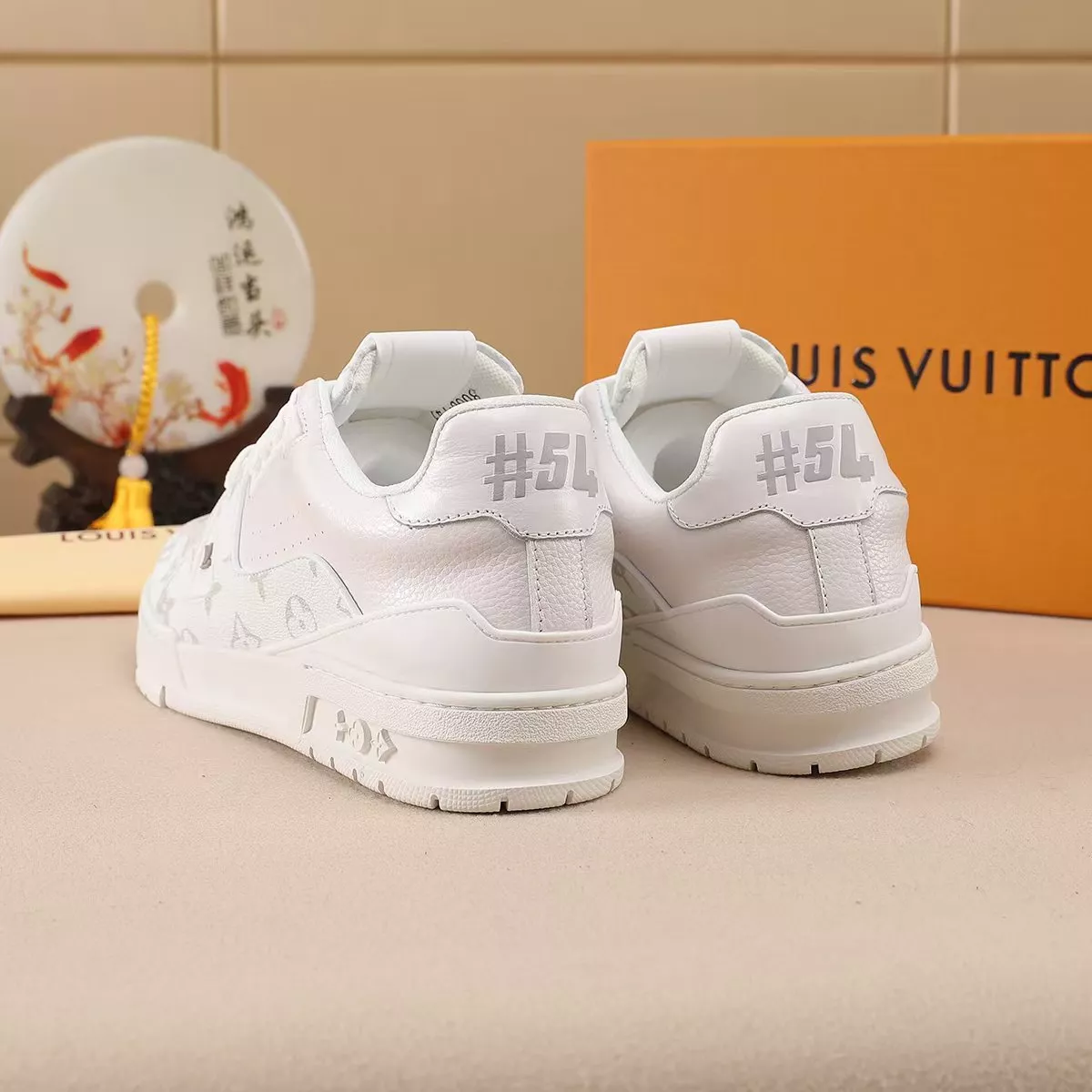 Louis Vuitton Casual Shoes For Men Fashionable 9931