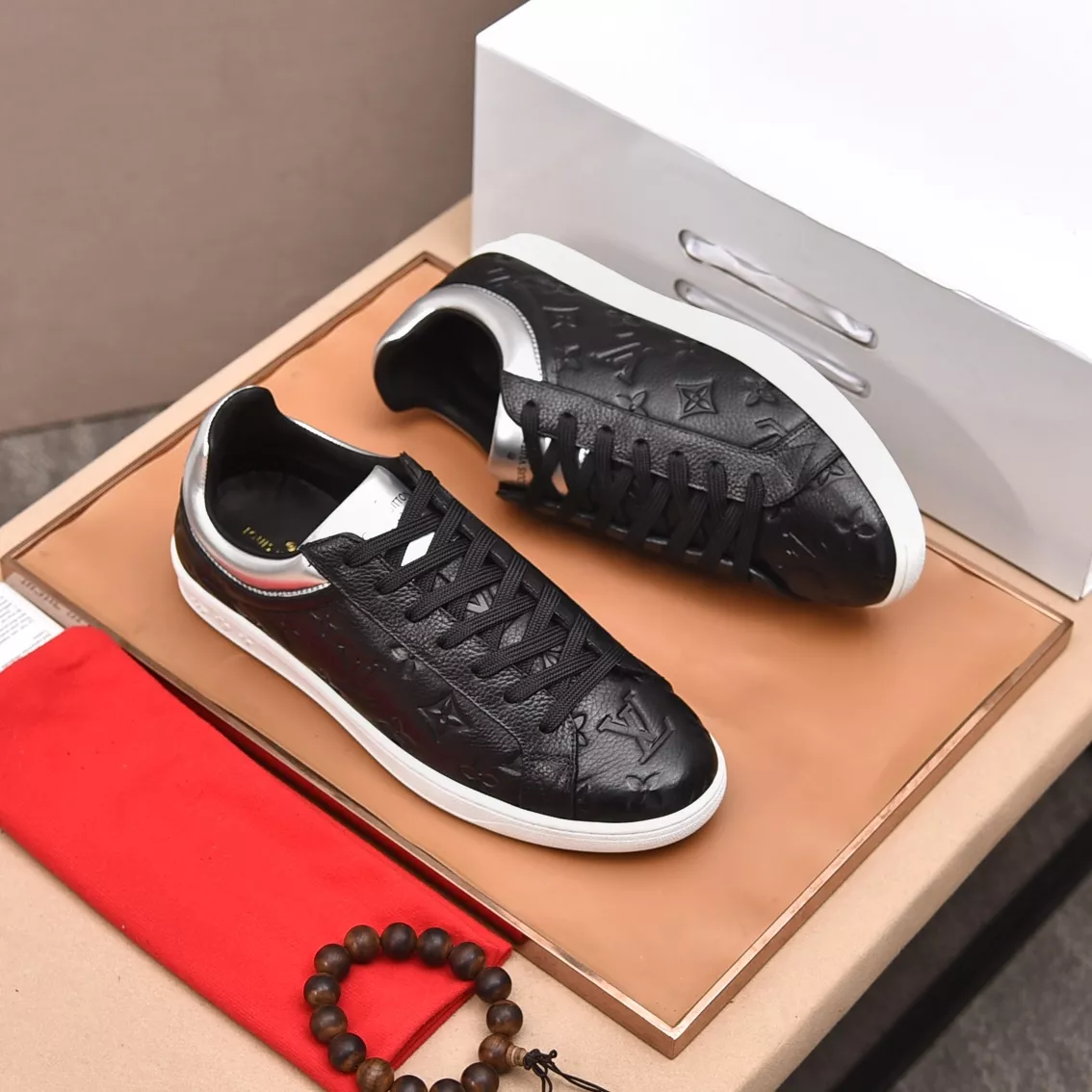 Louis Vuitton Casual Shoes For Men Functional 9418