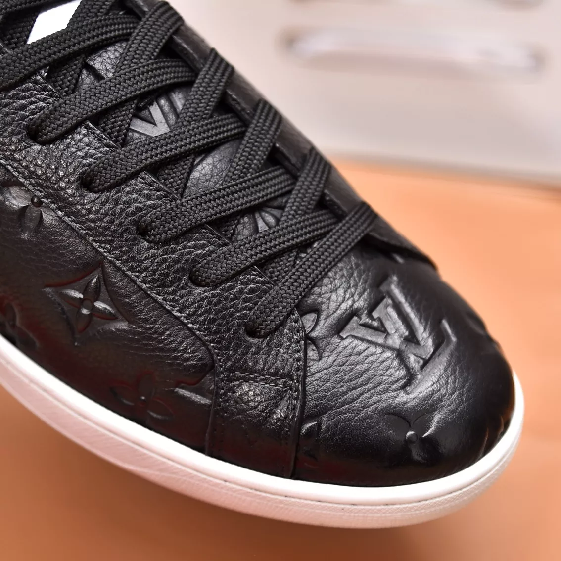 Louis Vuitton Casual Shoes For Men Functional 9418