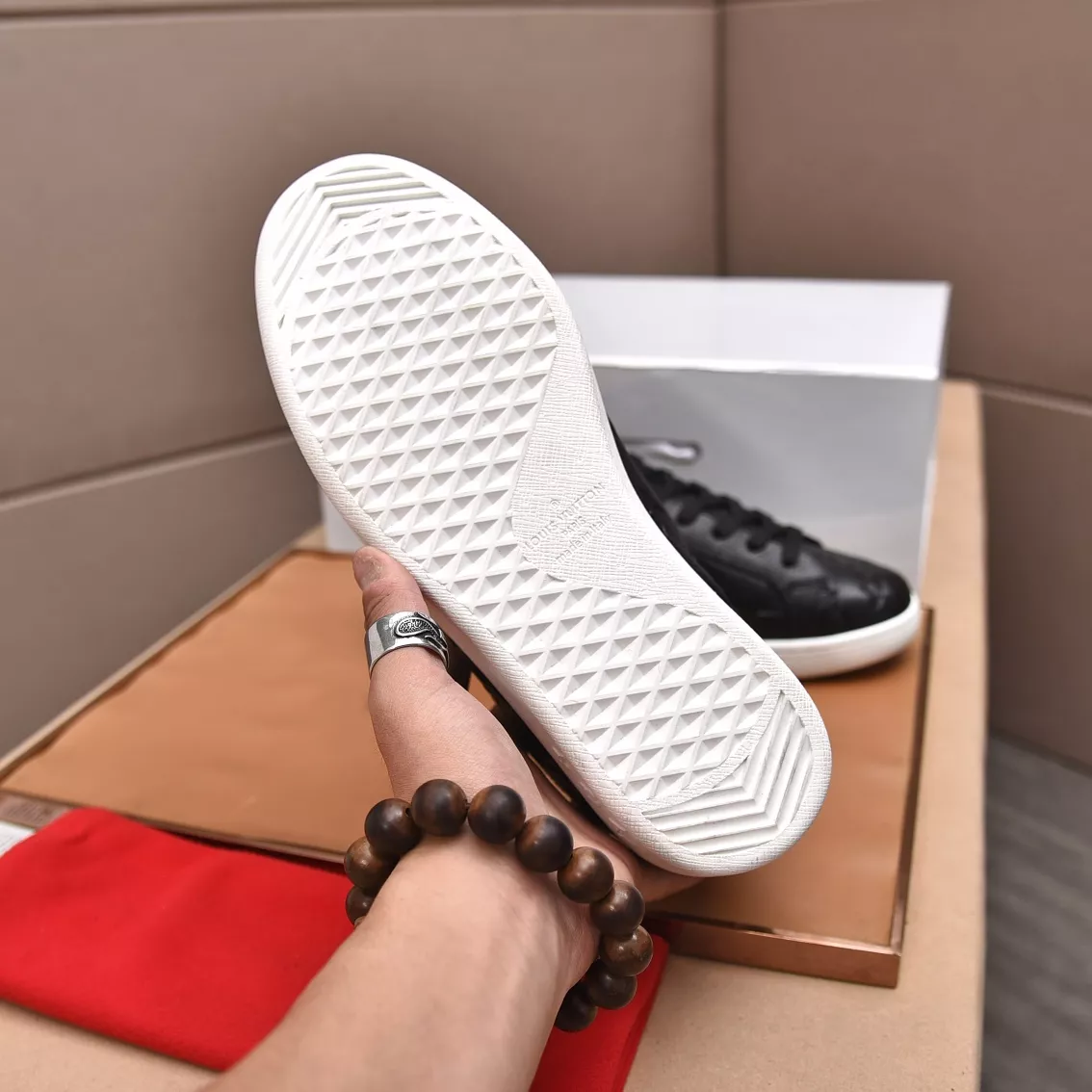 Louis Vuitton Casual Shoes For Men Functional 9418