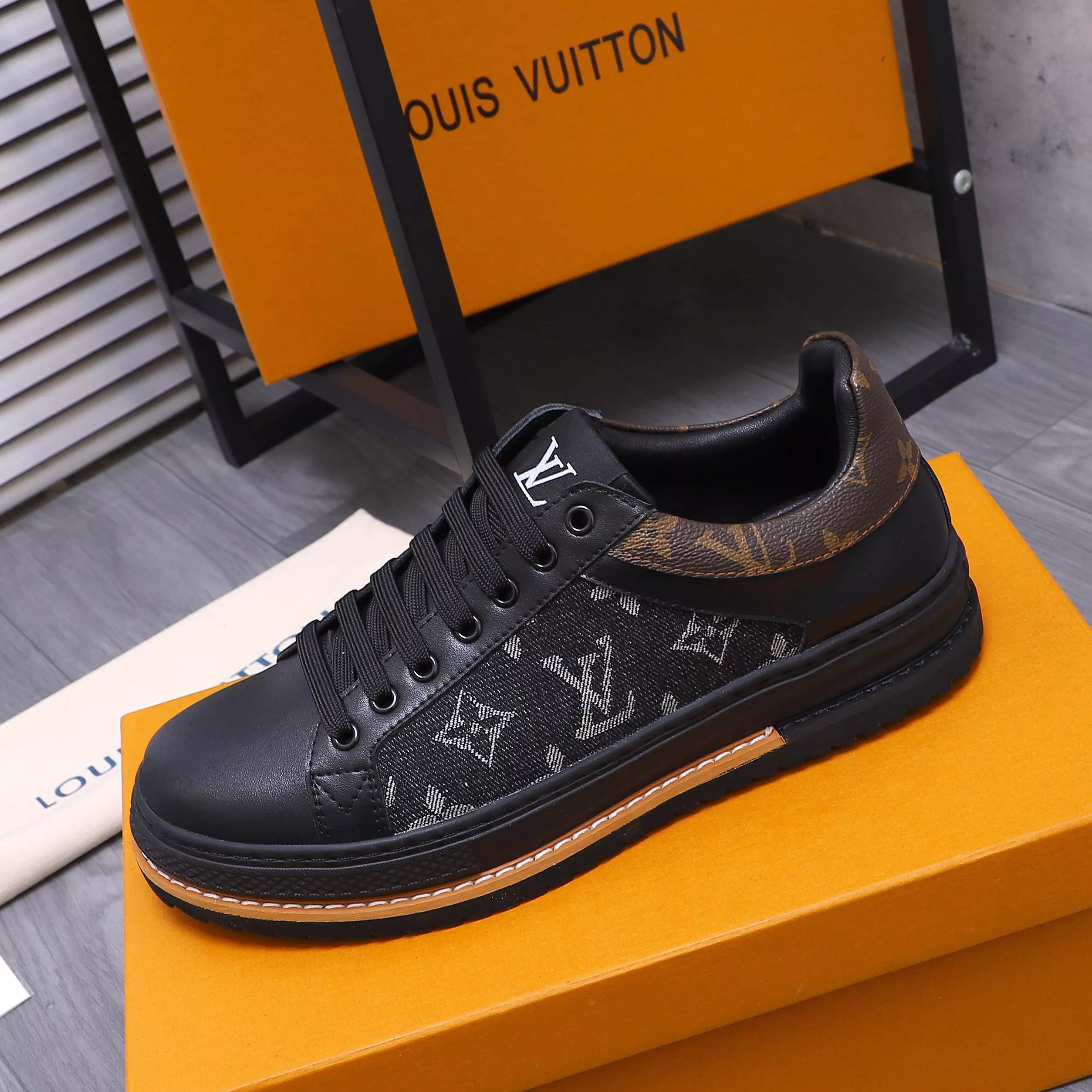 Louis Vuitton Casual Shoes For Men Minimalist 2291