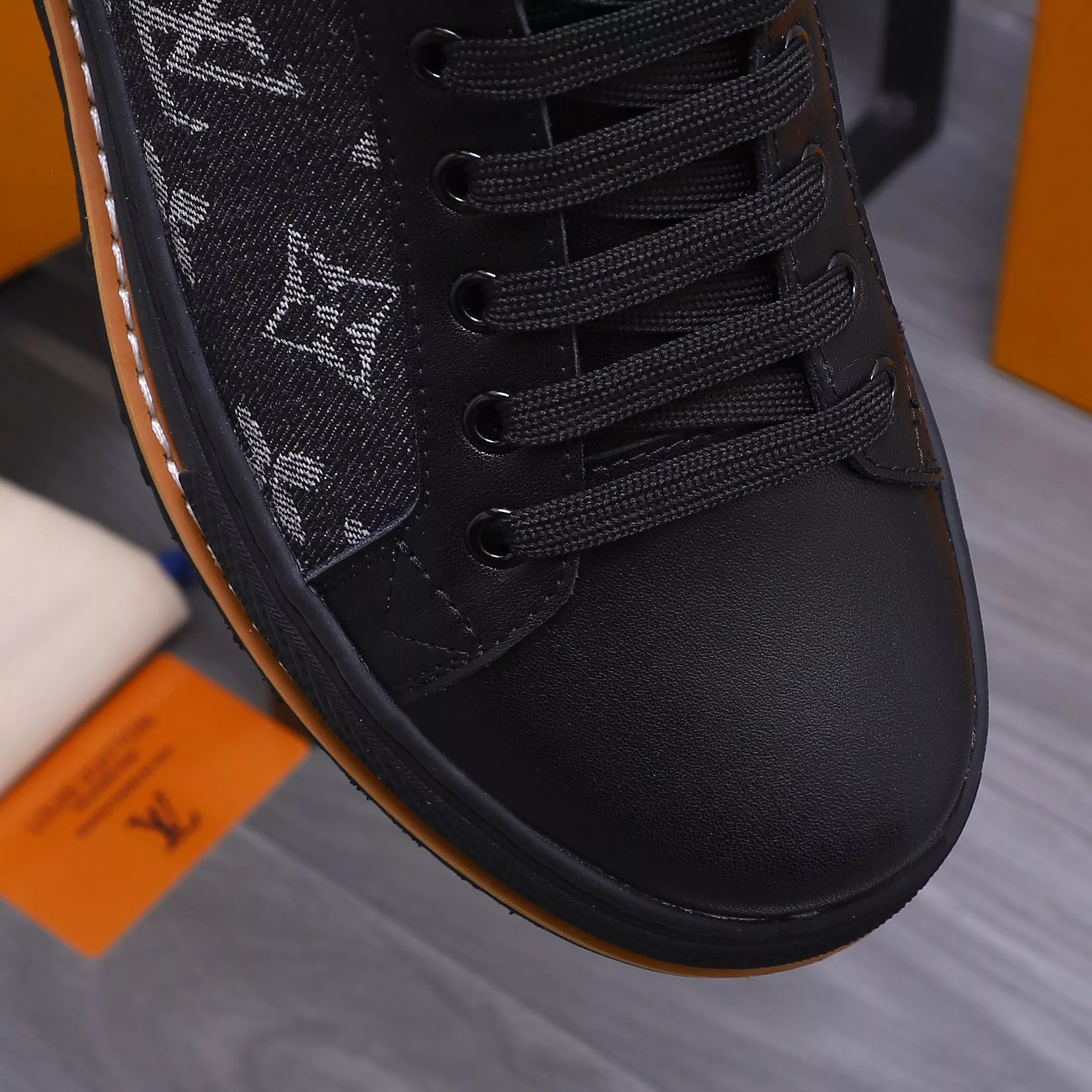 Louis Vuitton Casual Shoes For Men Minimalist 2291