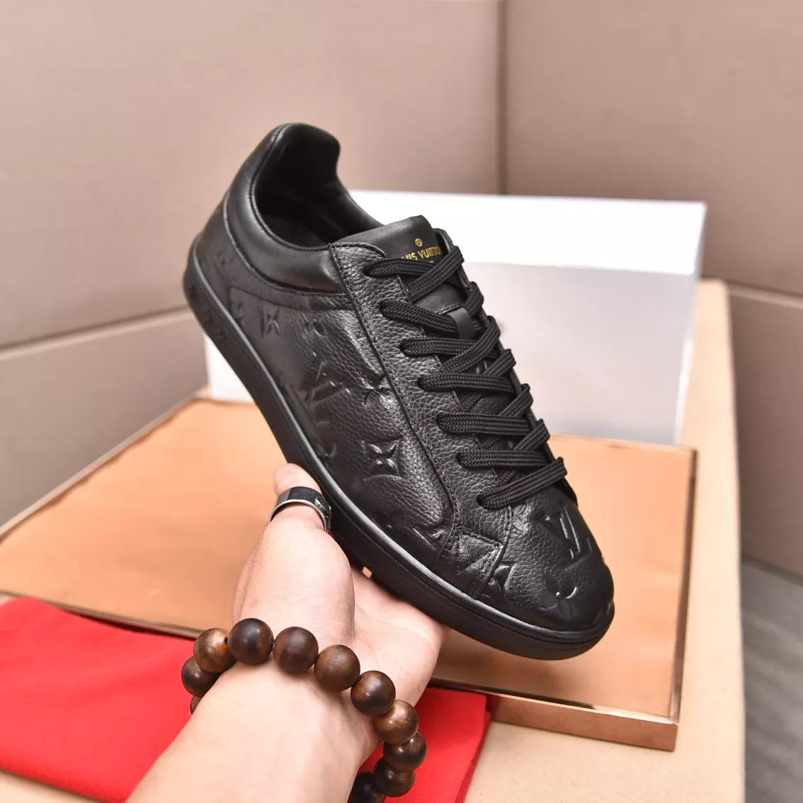 Louis Vuitton Casual Shoes For Men Minimalist 5488