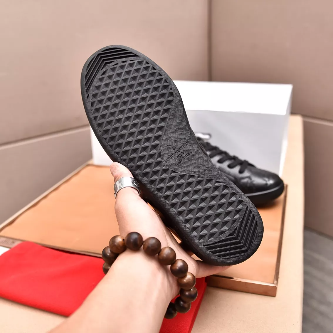 Louis Vuitton Casual Shoes For Men Minimalist 5488