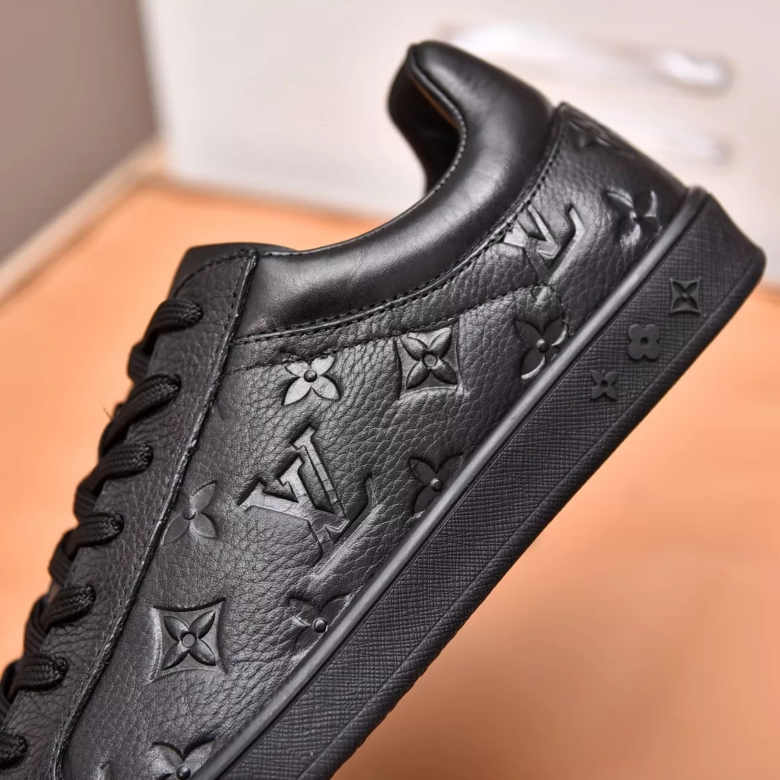 Louis Vuitton Casual Shoes For Men Minimalist 5488