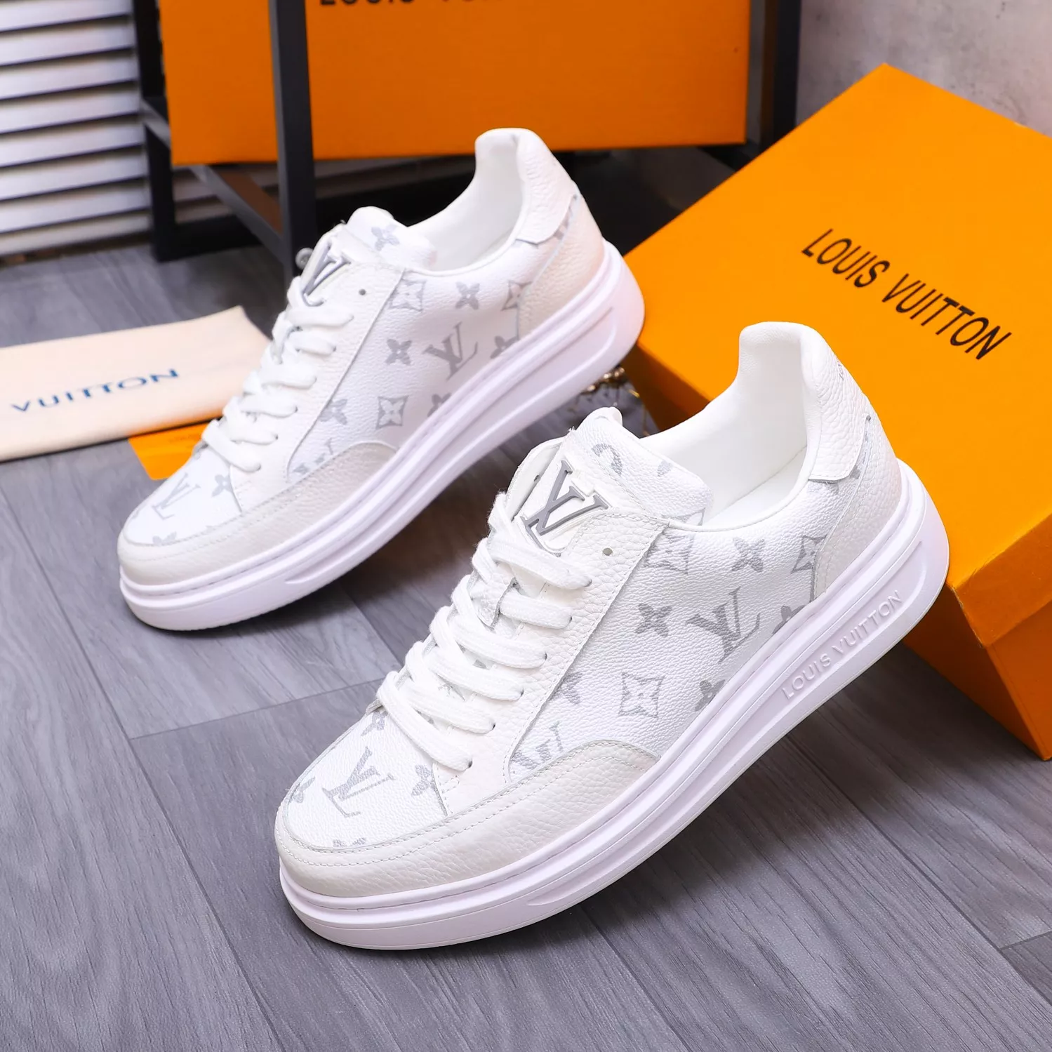 Louis Vuitton Casual Shoes For Men Minimalist 6748