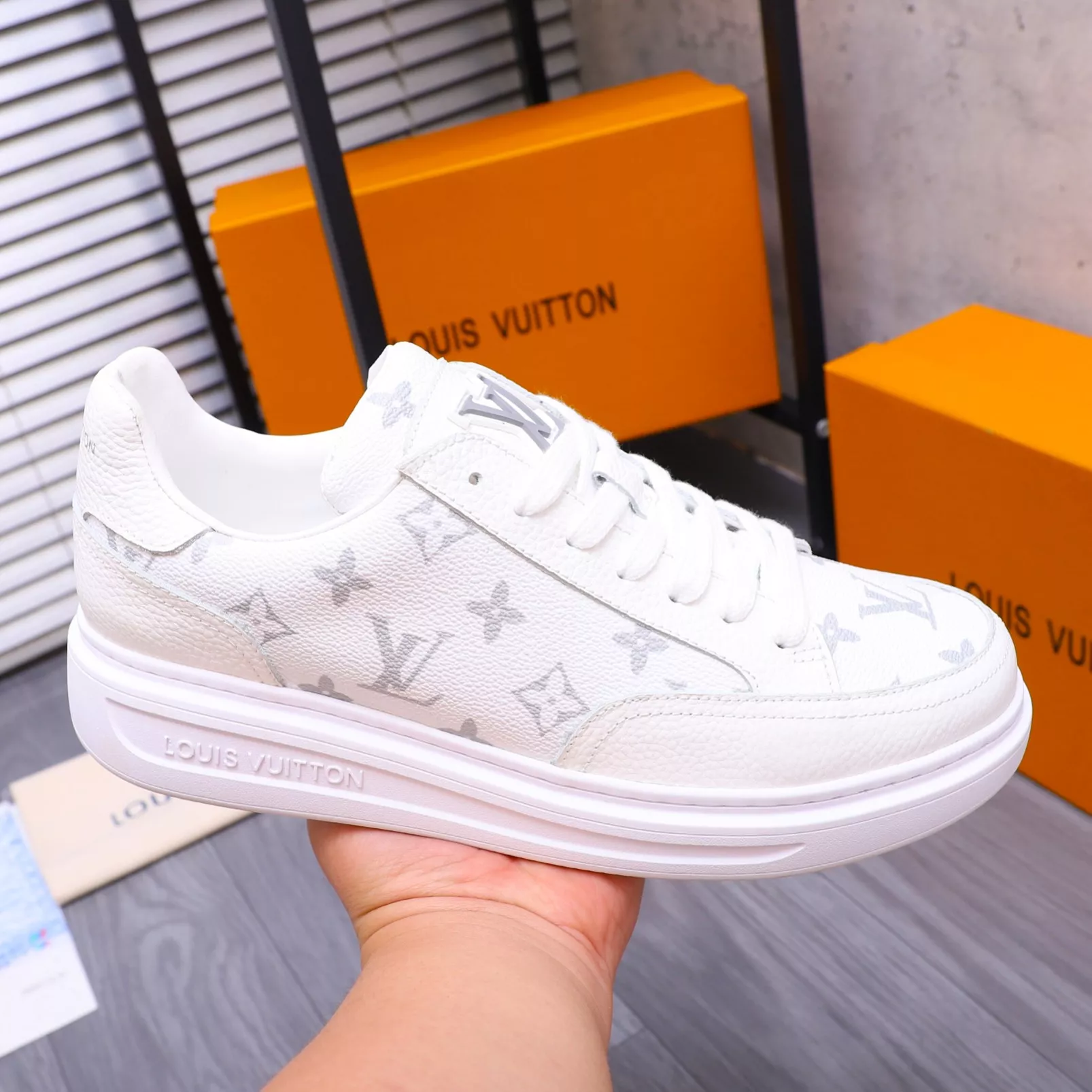 Louis Vuitton Casual Shoes For Men Minimalist 6748
