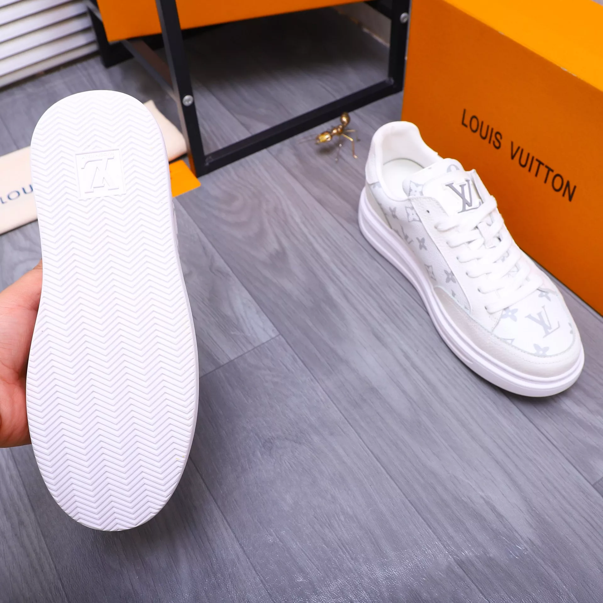 Louis Vuitton Casual Shoes For Men Minimalist 6748