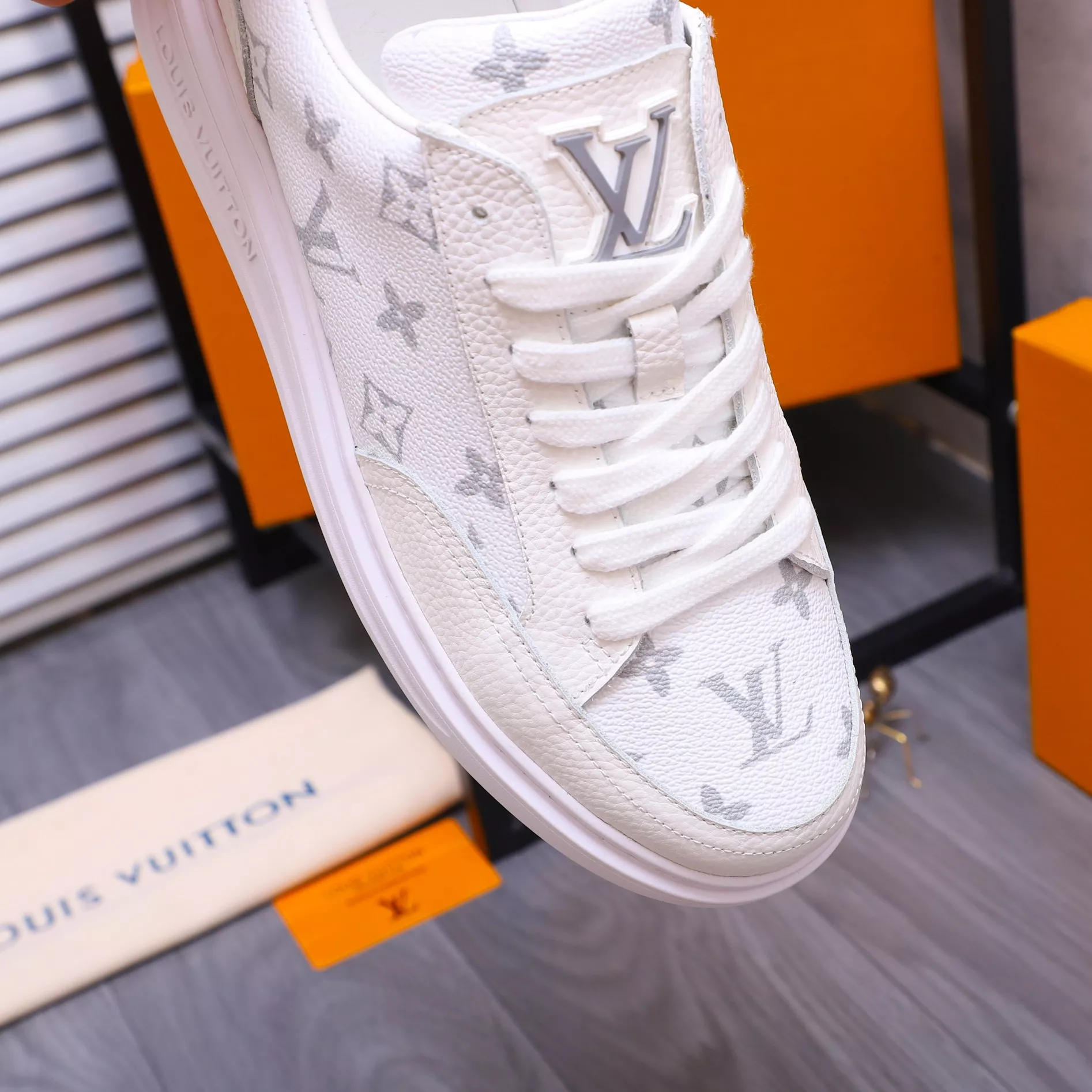 Louis Vuitton Casual Shoes For Men Minimalist 6748