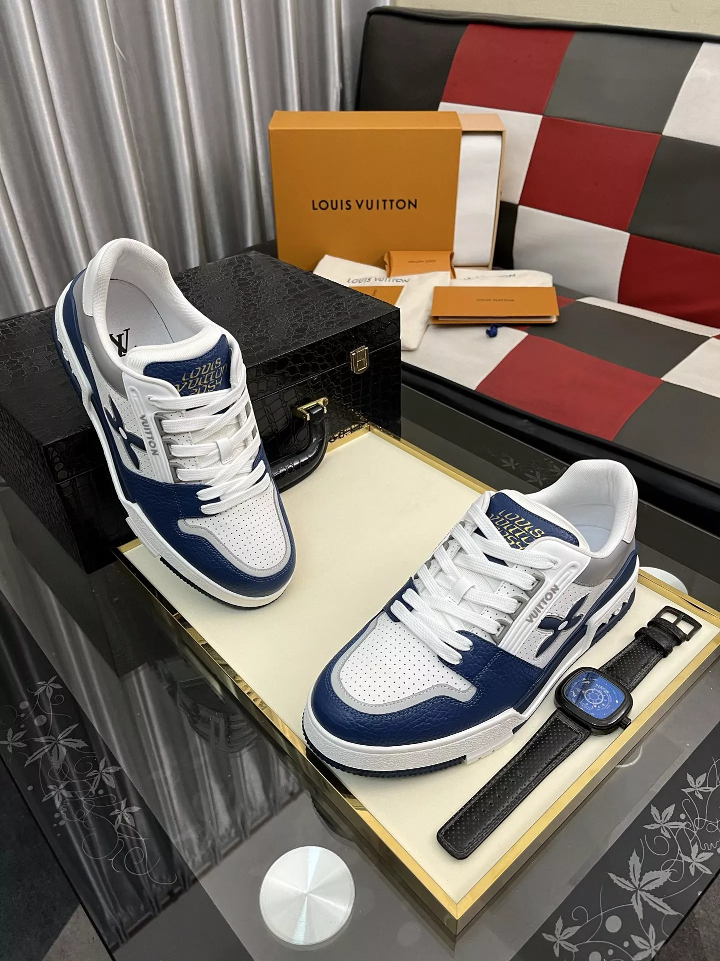 Louis Vuitton Casual Shoes For Men Minimalist 9719
