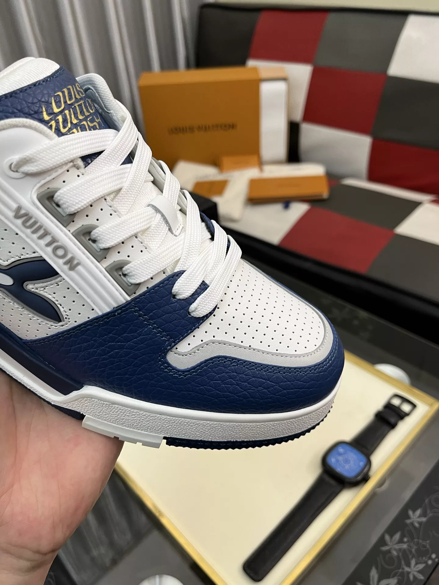 Louis Vuitton Casual Shoes For Men Minimalist 9719