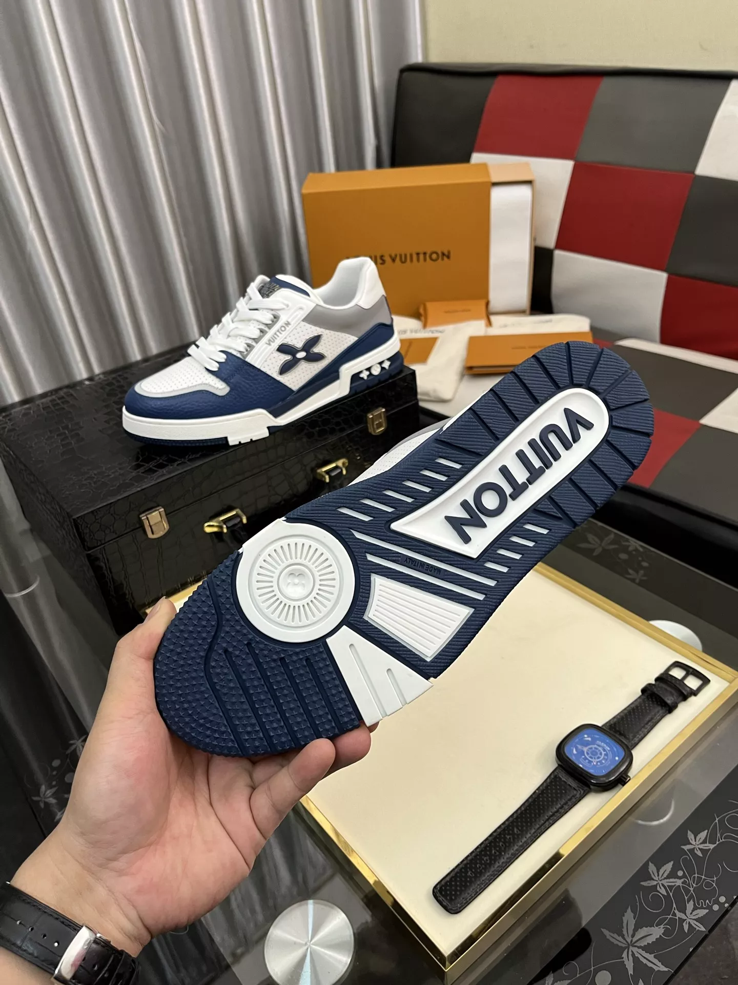 Louis Vuitton Casual Shoes For Men Minimalist 9719