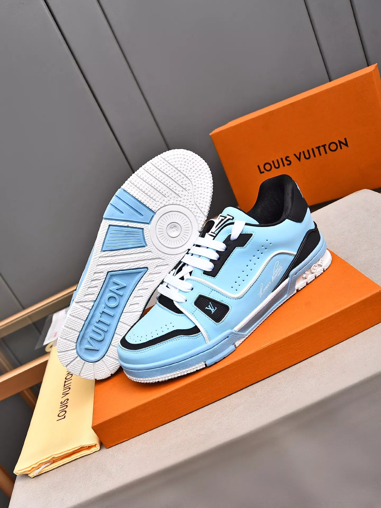 Louis Vuitton Casual Shoes For Men Modern 364