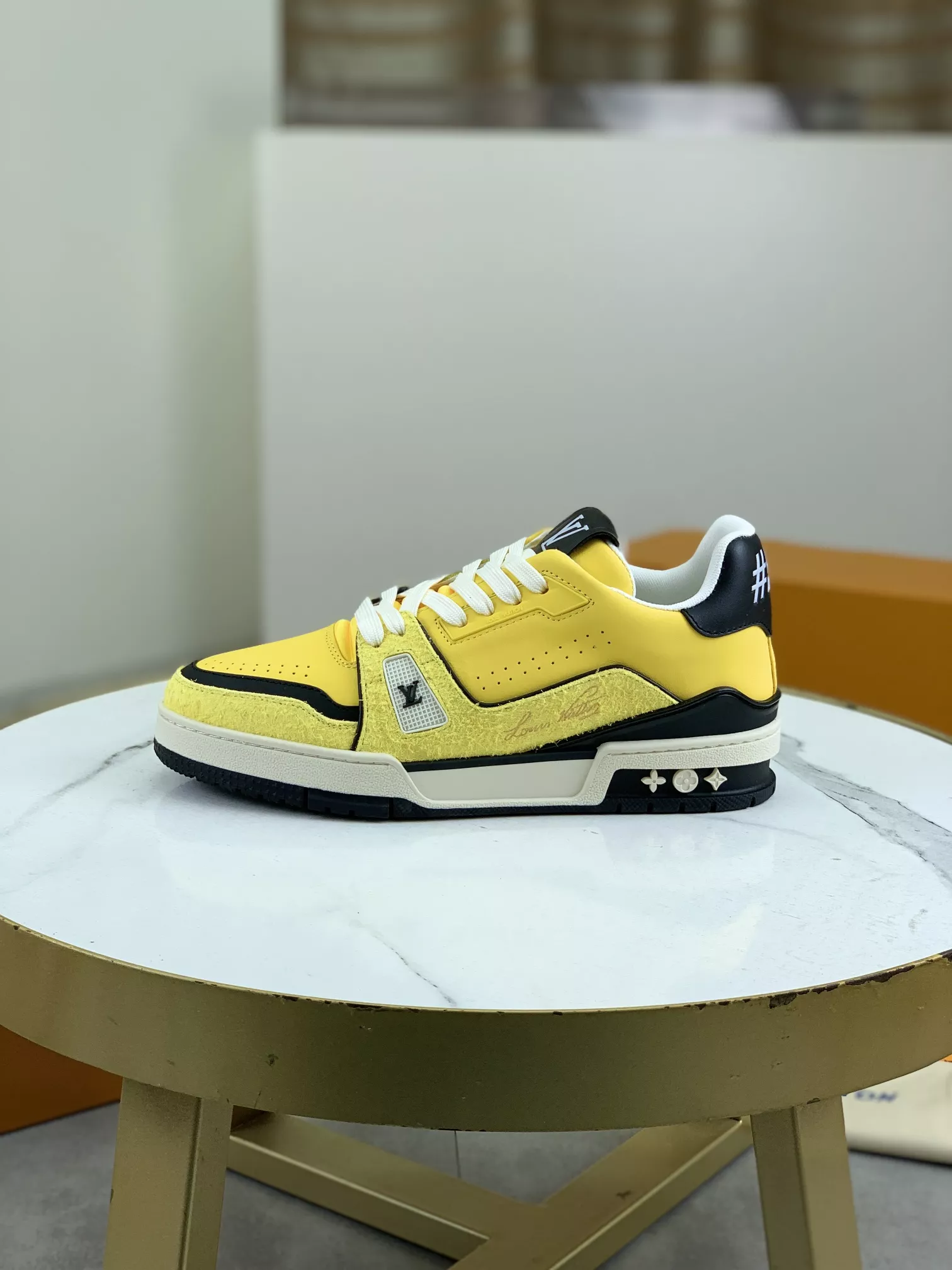 Louis Vuitton Casual Shoes For Men Modern 3733