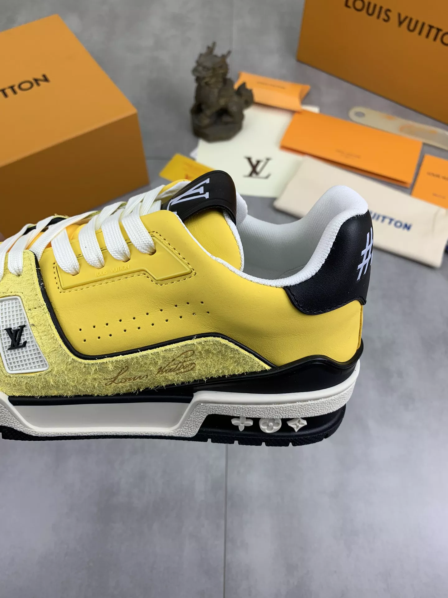 Louis Vuitton Casual Shoes For Men Modern 3733