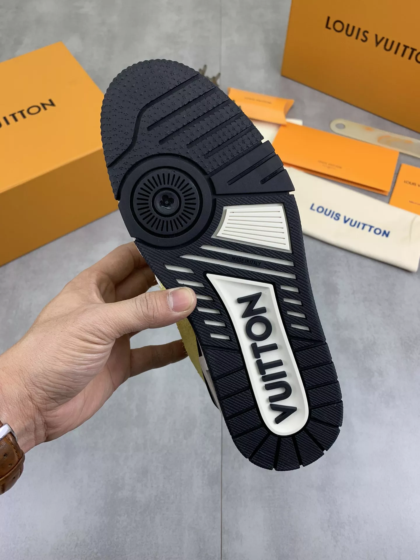 Louis Vuitton Casual Shoes For Men Modern 3733