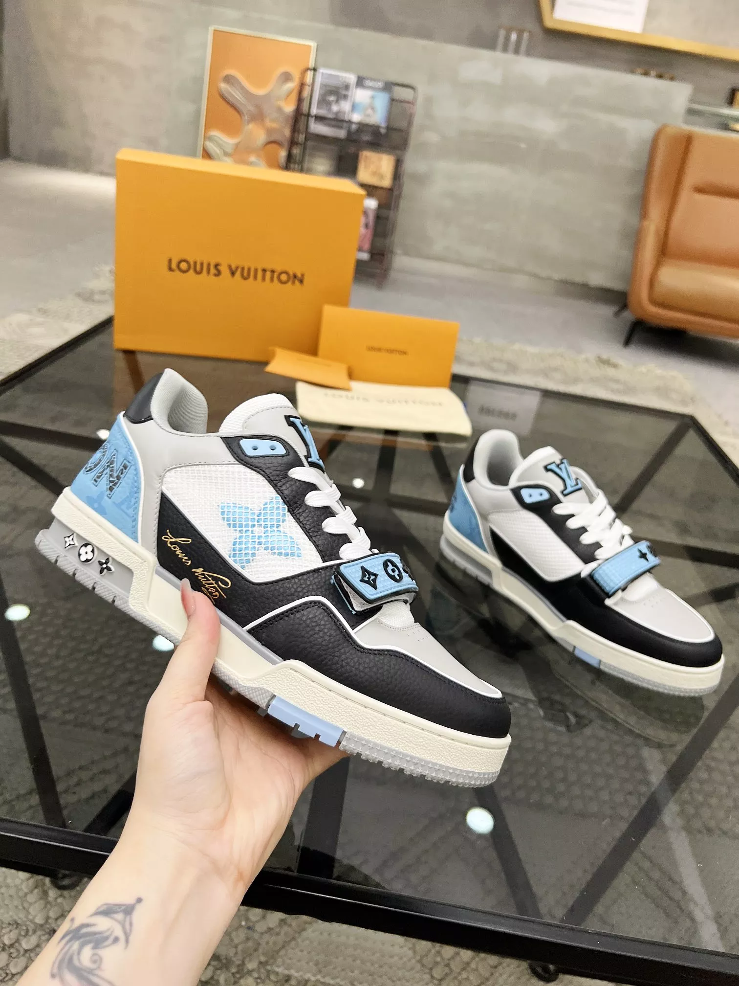 Louis Vuitton Casual Shoes For Men Practical 9733
