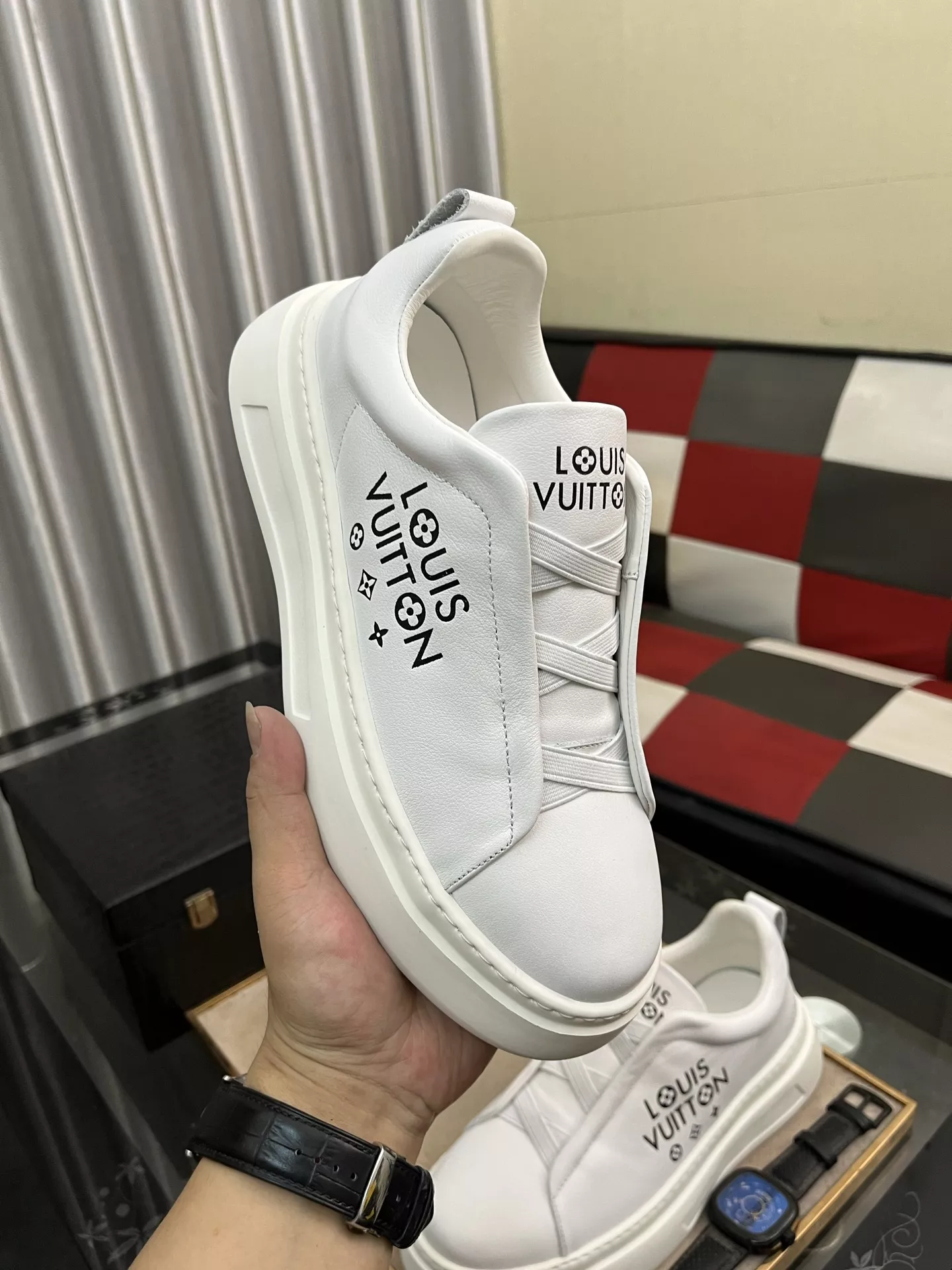 Louis Vuitton Casual Shoes For Men Reliable 4776