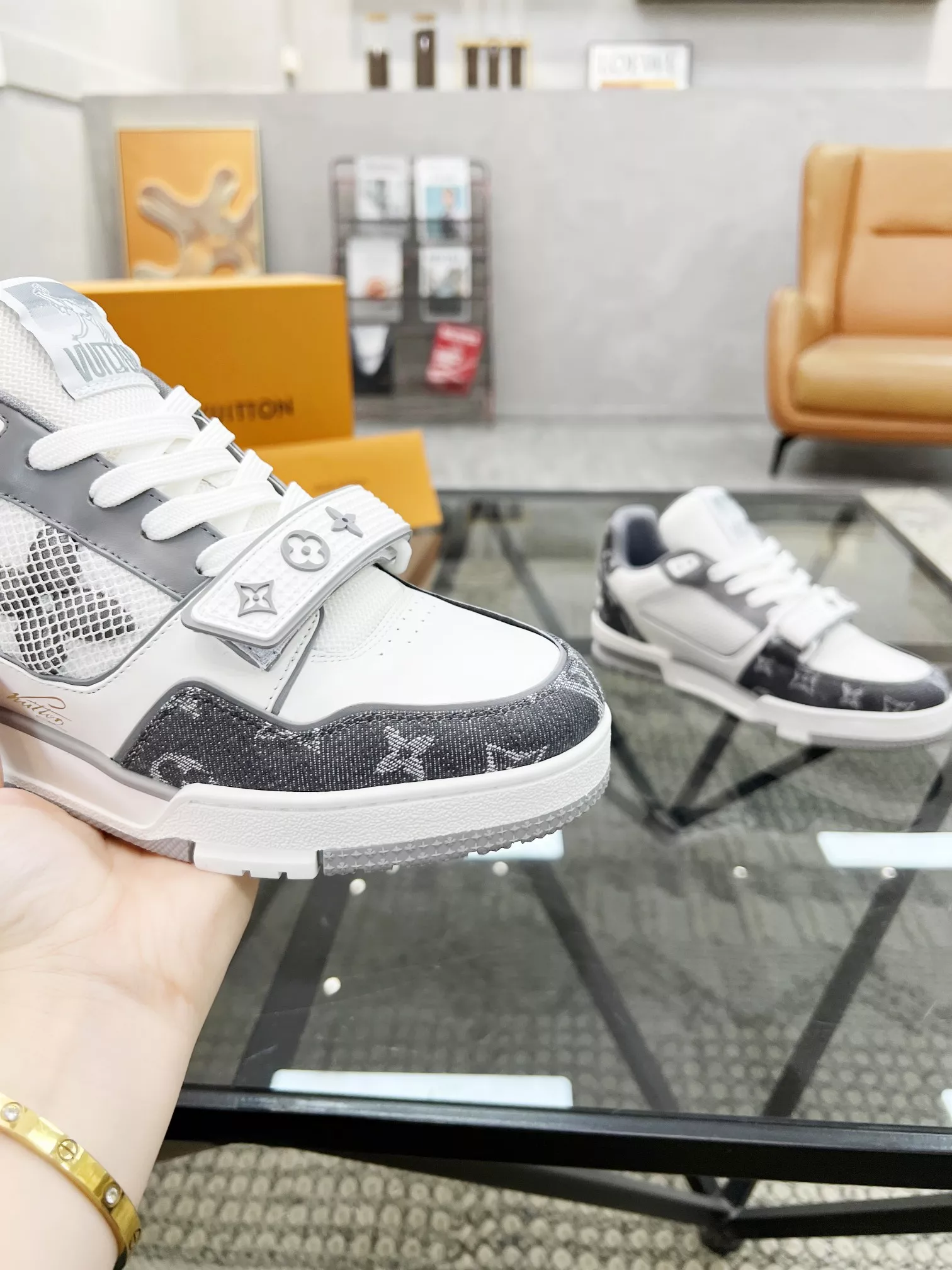 Louis Vuitton Casual Shoes For Men Sleek 9276