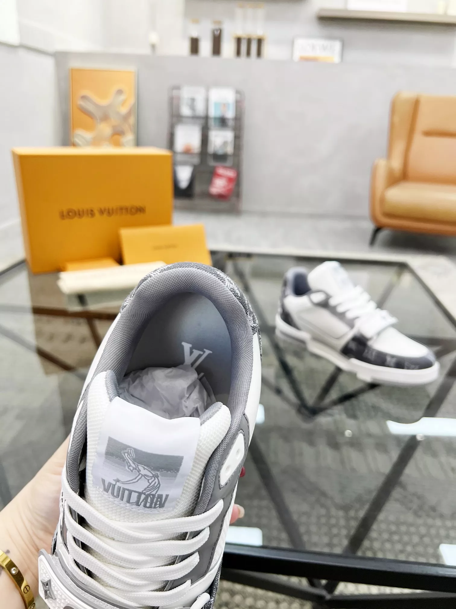 Louis Vuitton Casual Shoes For Men Sleek 9276