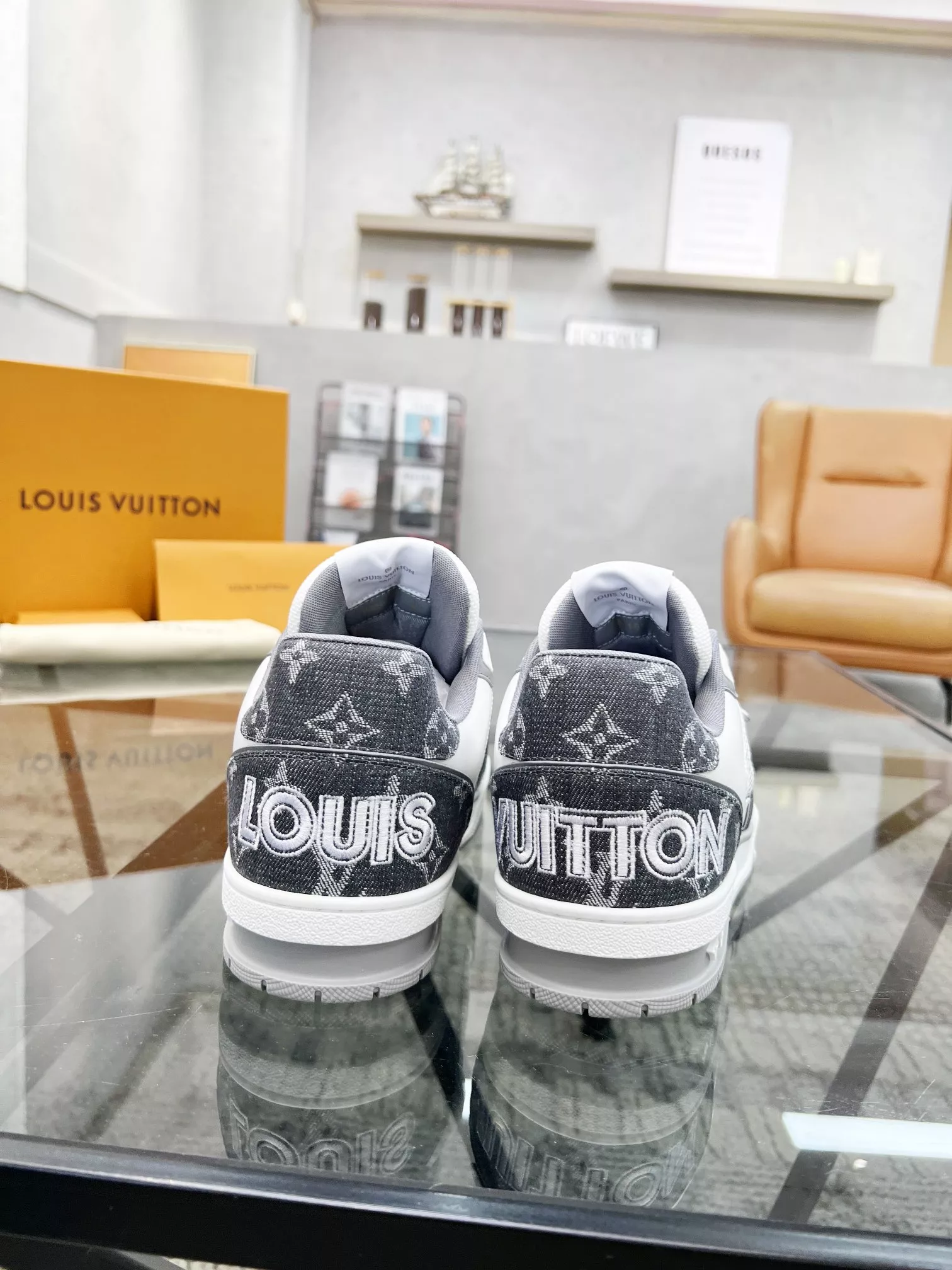 Louis Vuitton Casual Shoes For Men Sleek 9276