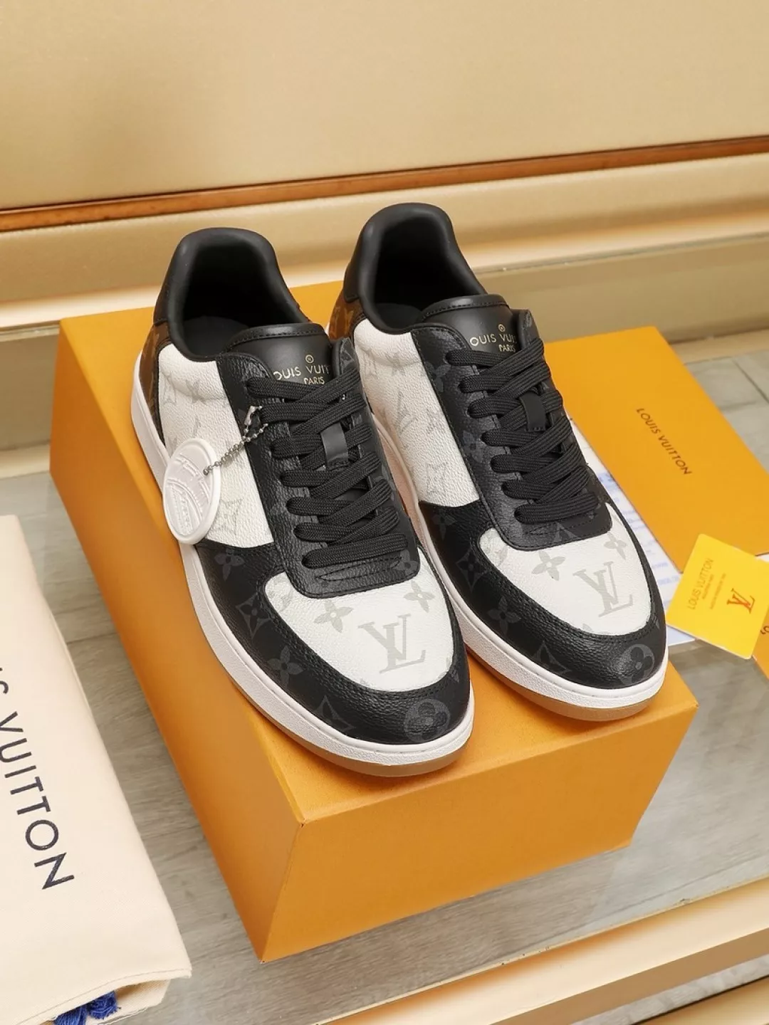 Louis Vuitton Casual Shoes For Men Soft 4974