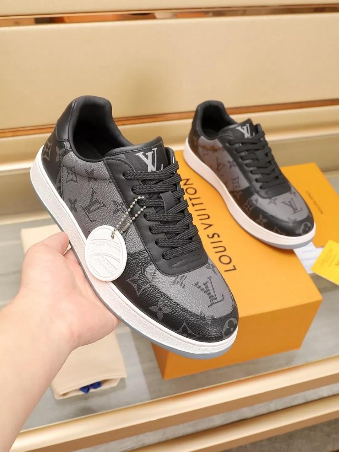 Louis Vuitton Casual Shoes For Men Sophisticated 4114