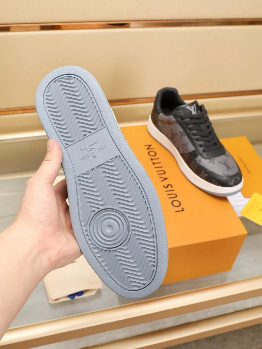 Louis Vuitton Casual Shoes For Men Sophisticated 4114