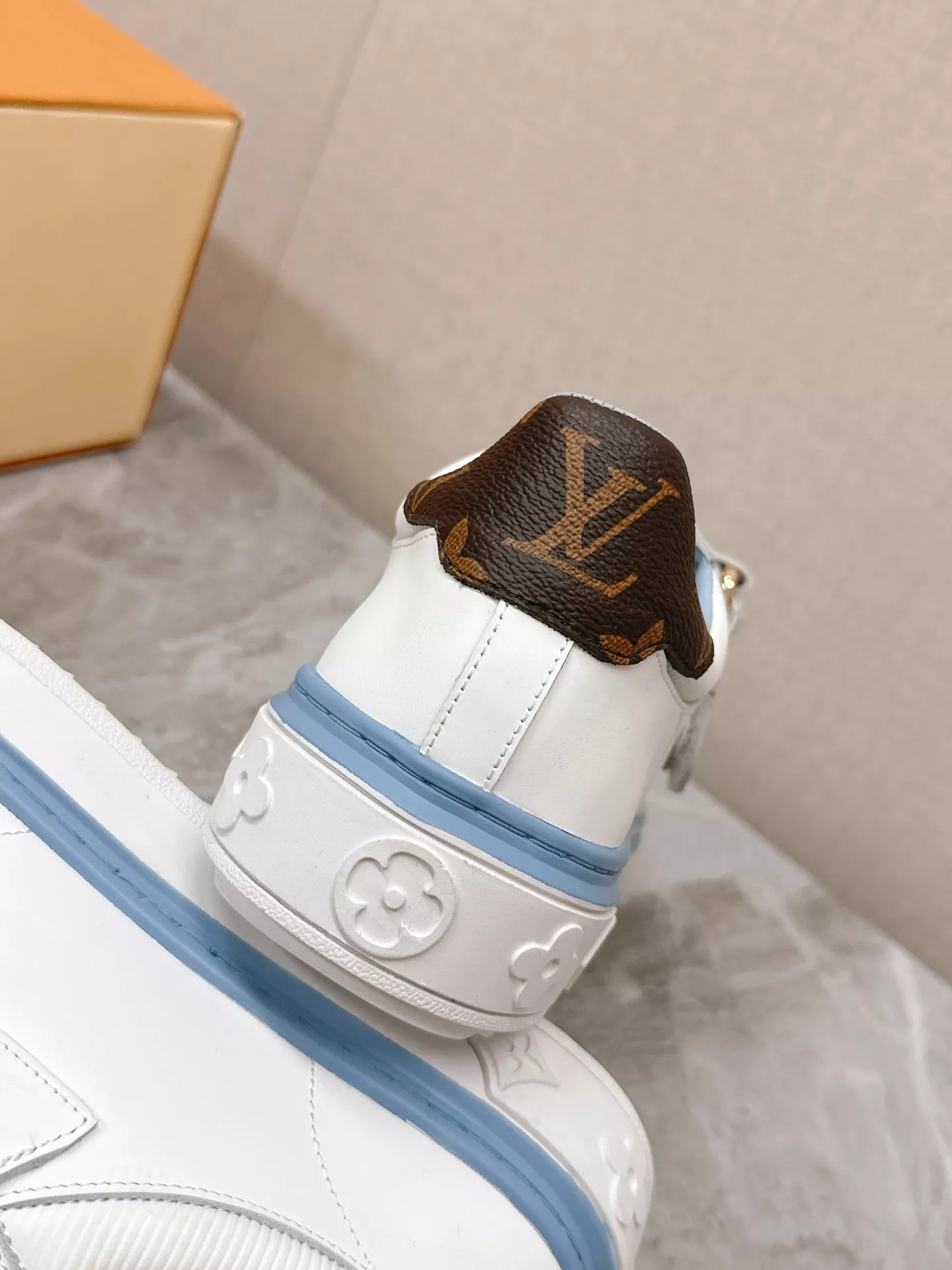 Louis Vuitton Casual Shoes For Men Stylish 1133