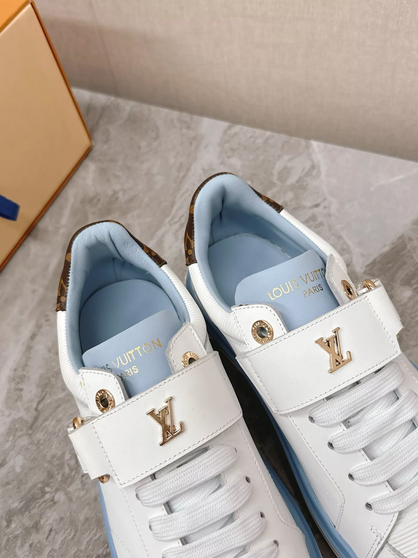 Louis Vuitton Casual Shoes For Men Stylish 1133