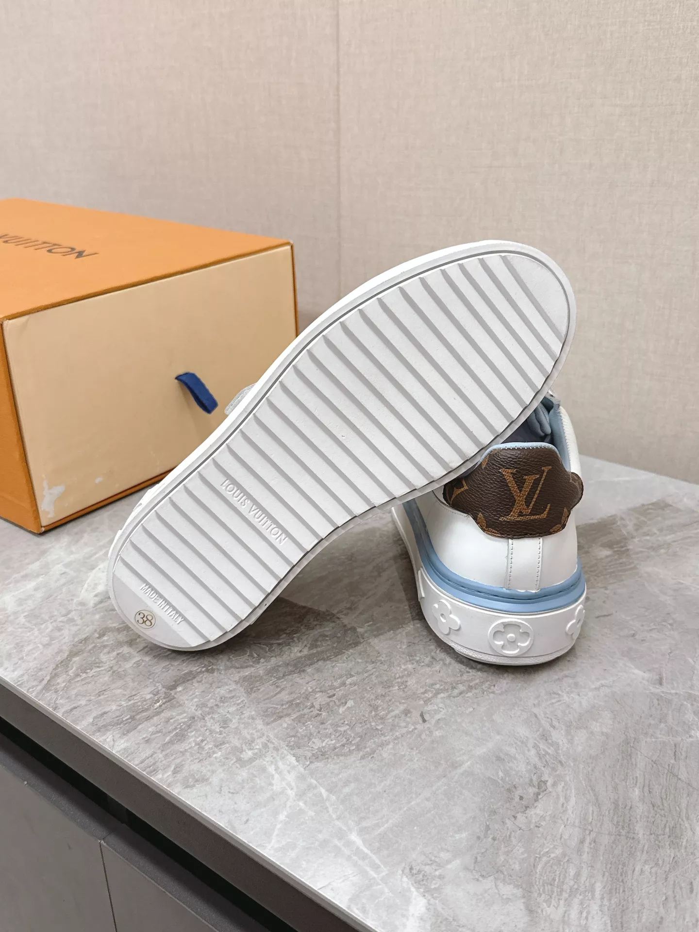 Louis Vuitton Casual Shoes For Men Stylish 1133