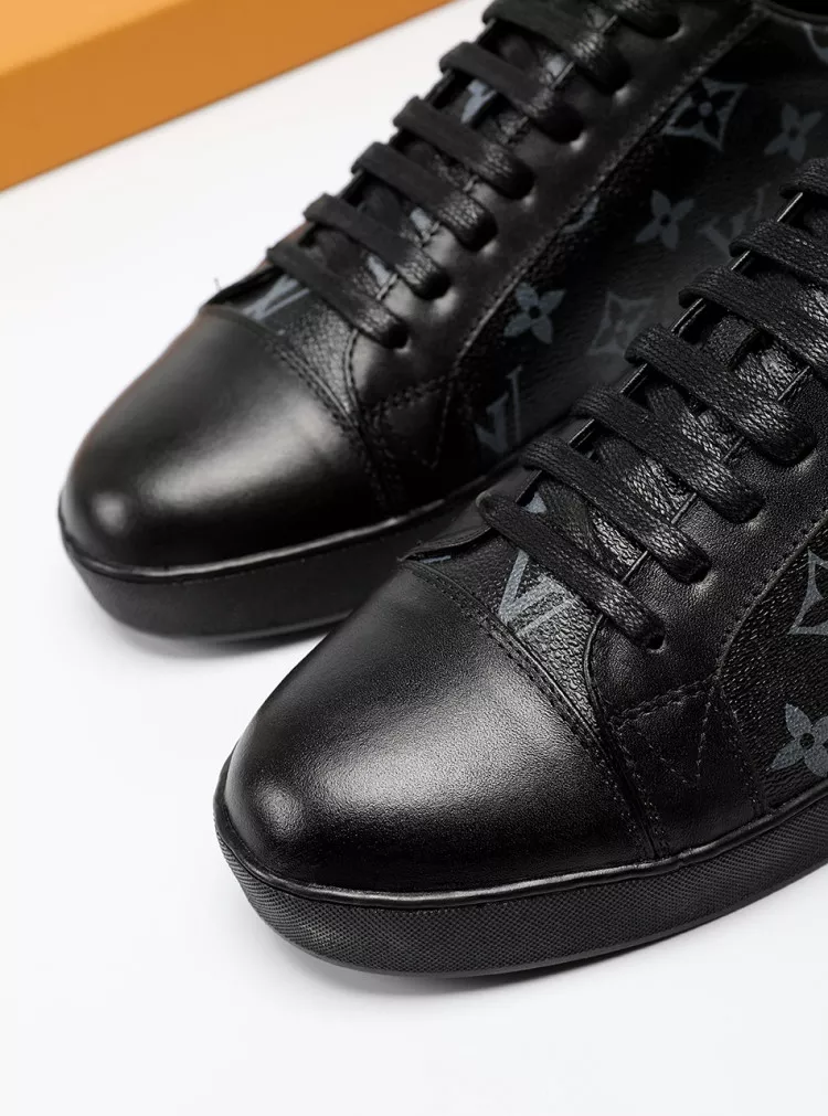 Louis Vuitton Casual Shoes For Men Stylish 8391