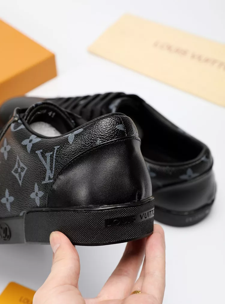 Louis Vuitton Casual Shoes For Men Stylish 8391