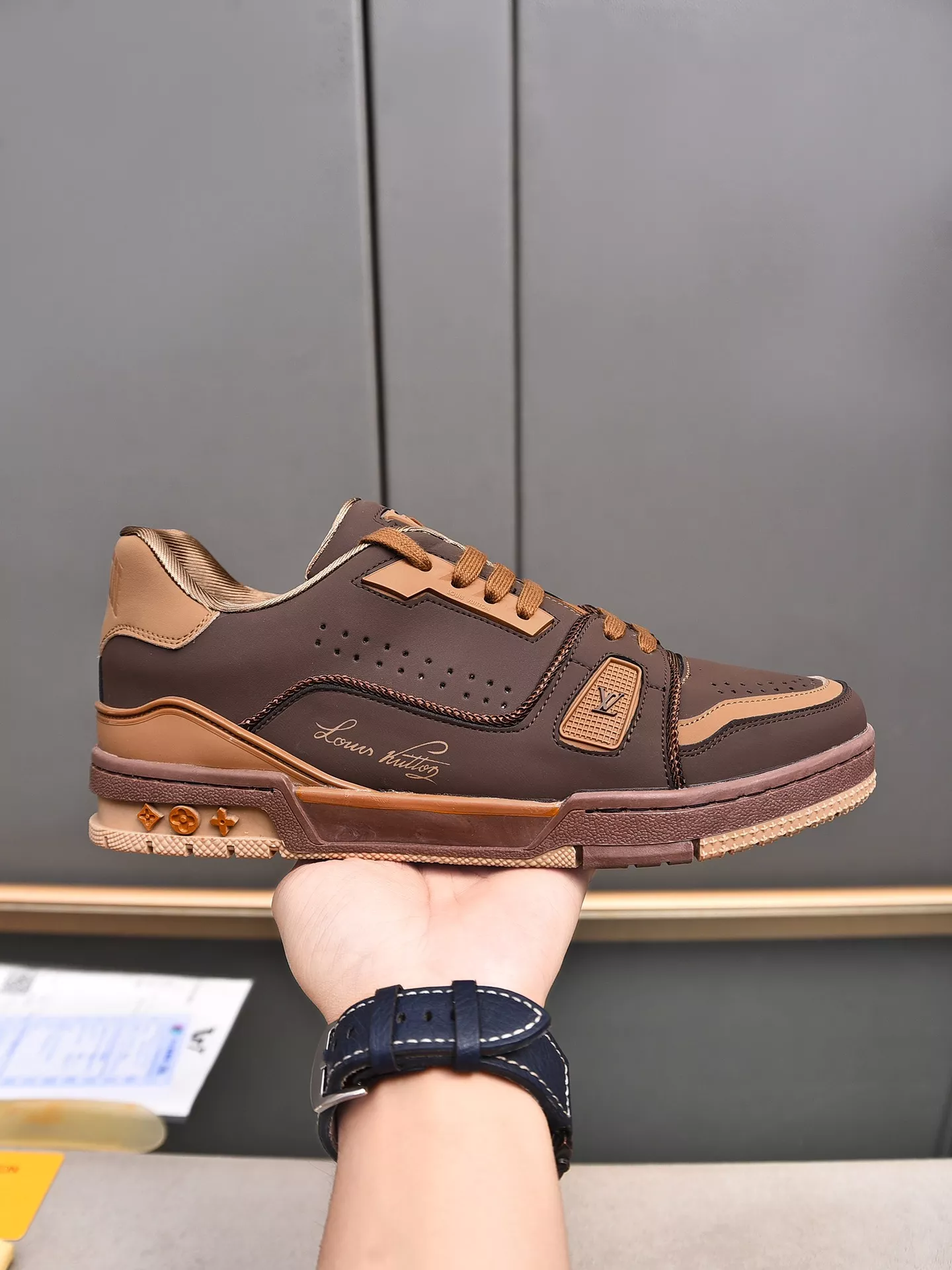 Louis Vuitton Casual Shoes For Men Stylish 9445