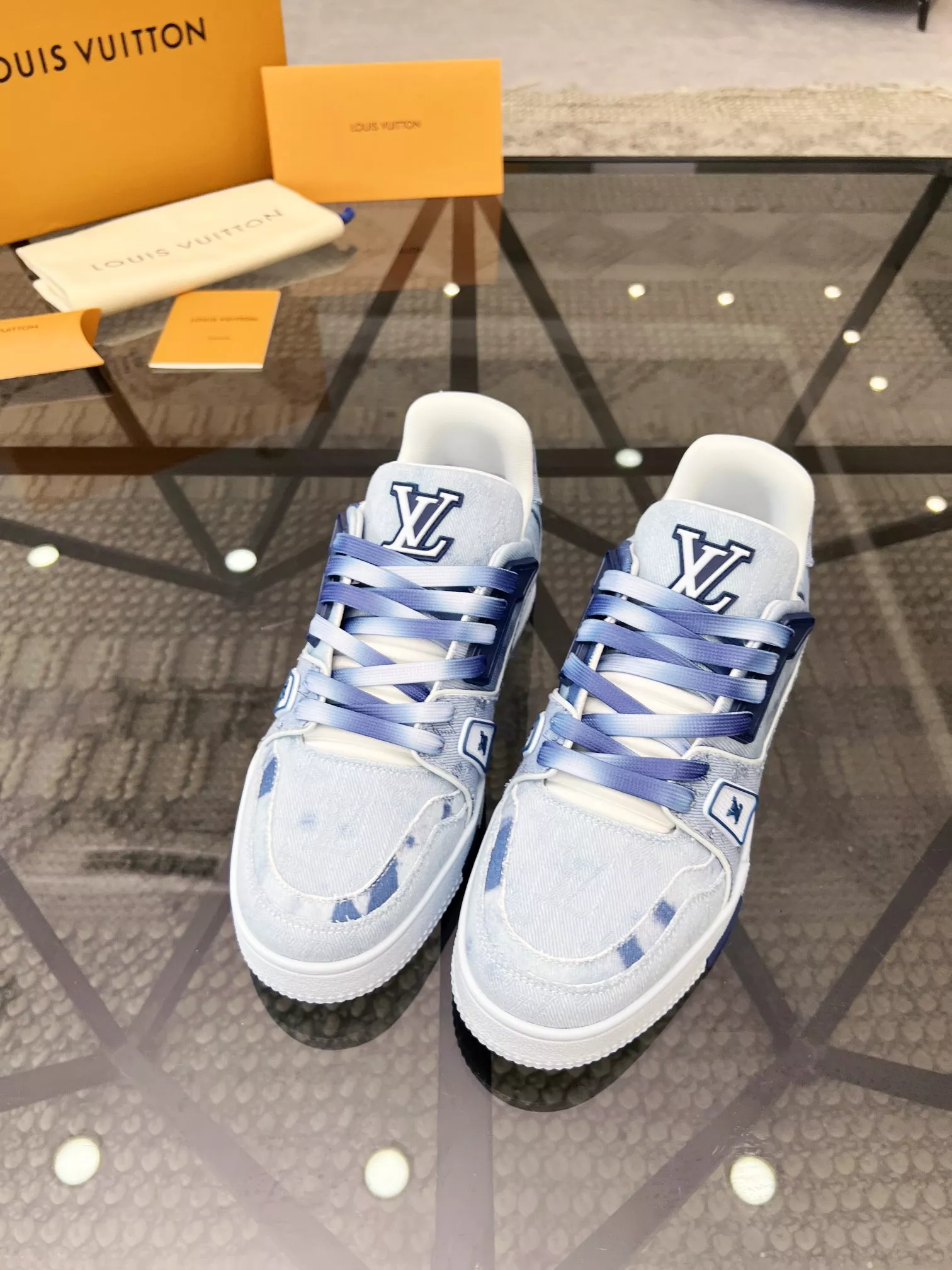 Louis Vuitton Casual Shoes For Men Trendsetting 4991