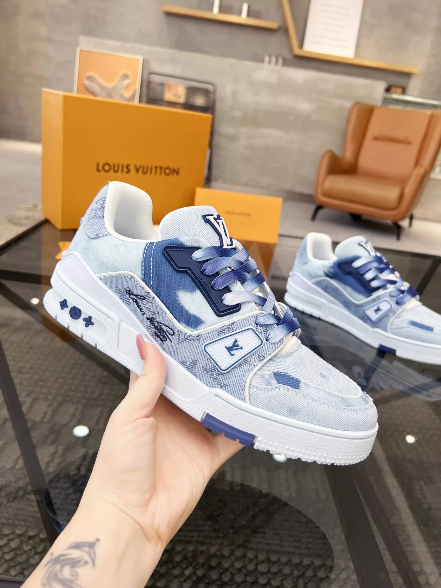 Louis Vuitton Casual Shoes For Men Trendsetting 4991