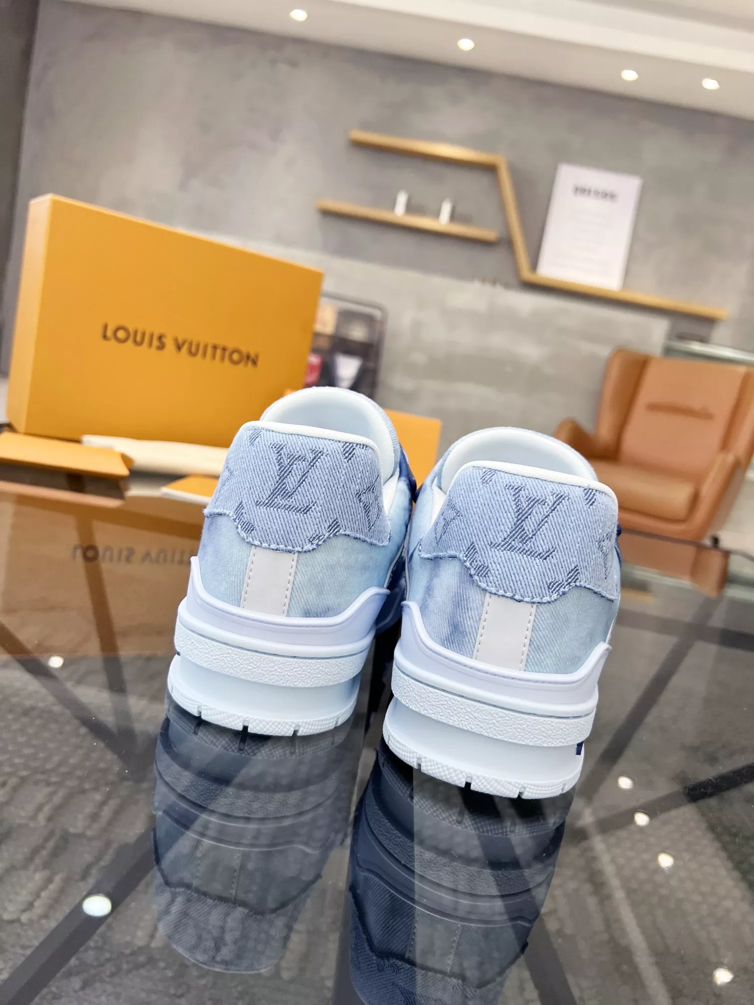 Louis Vuitton Casual Shoes For Men Trendsetting 4991