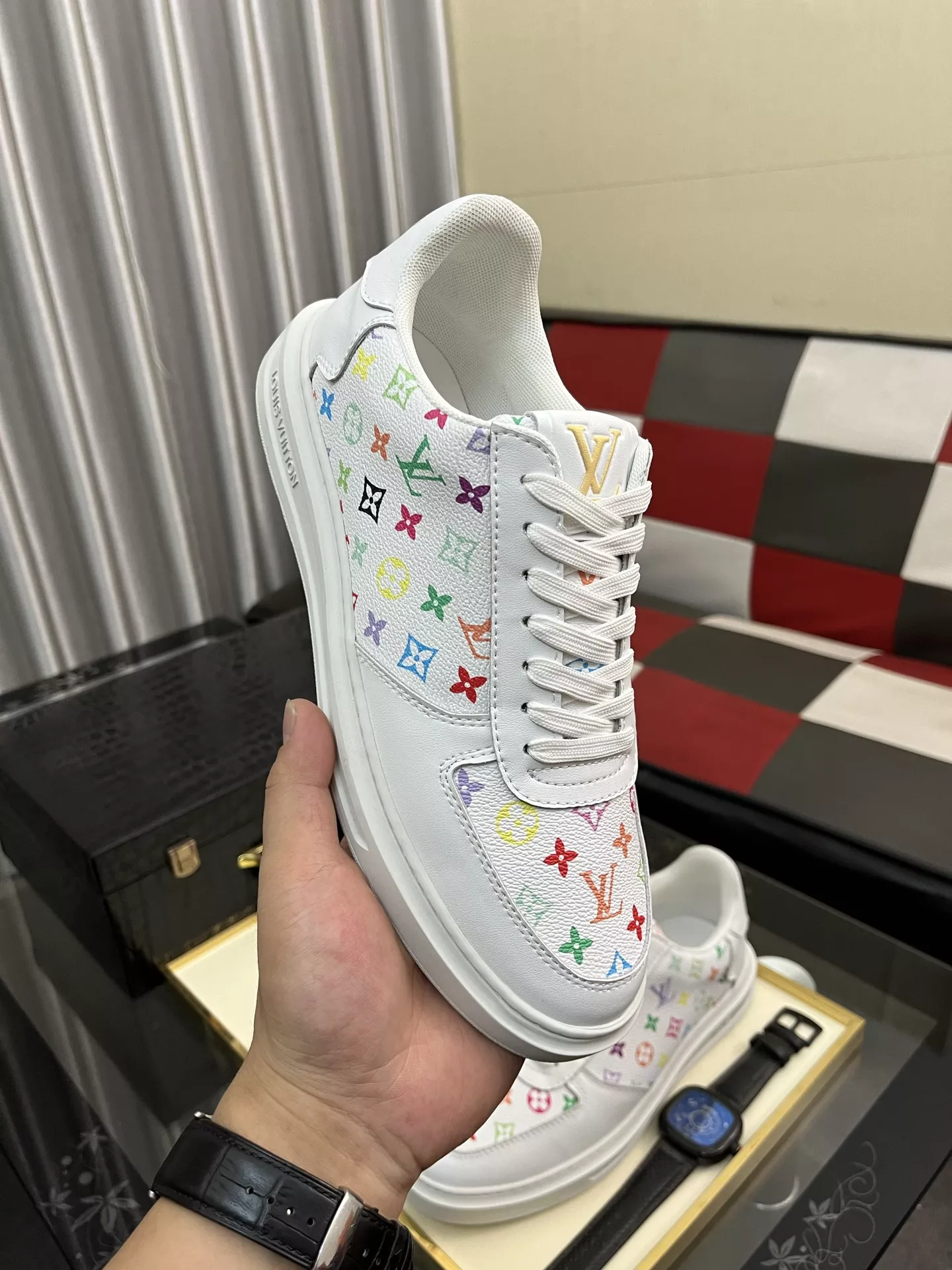 Louis Vuitton Casual Shoes For Men Trendsetting 7790