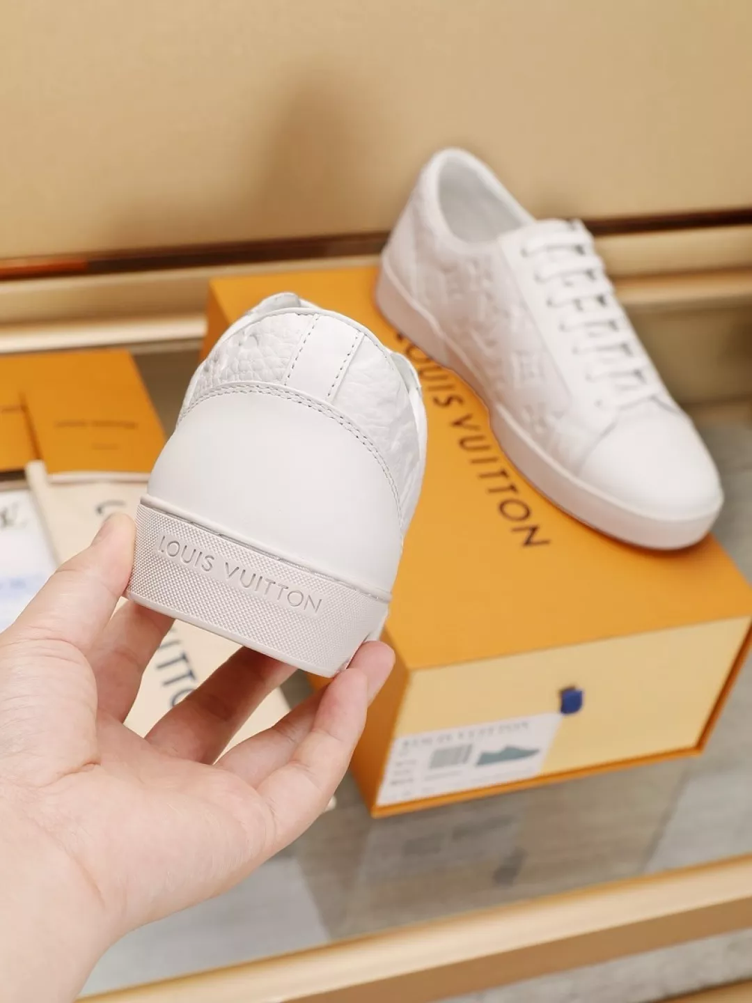 Louis Vuitton Casual Shoes For Men Trendsetting 980