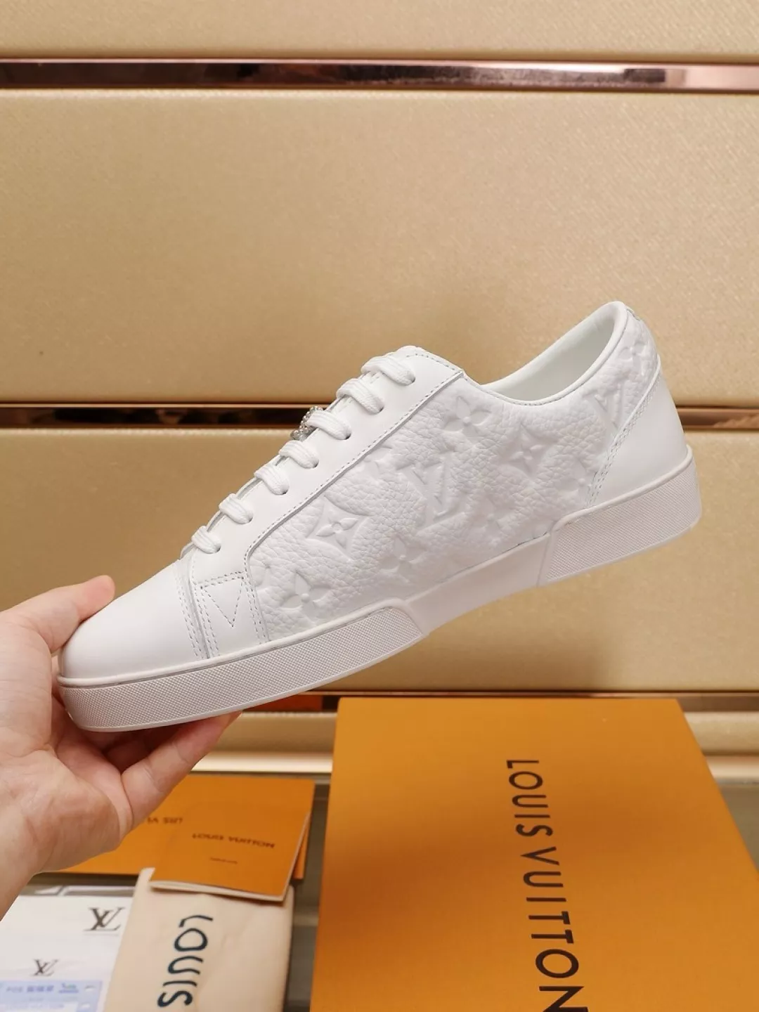 Louis Vuitton Casual Shoes For Men Trendsetting 980