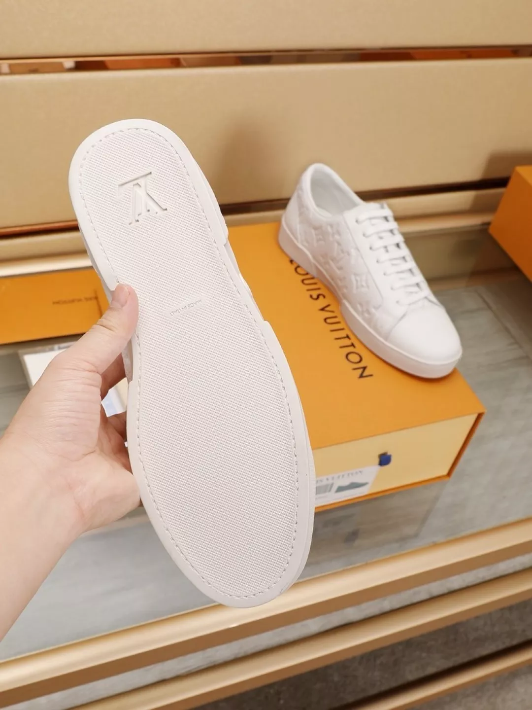 Louis Vuitton Casual Shoes For Men Trendsetting 980