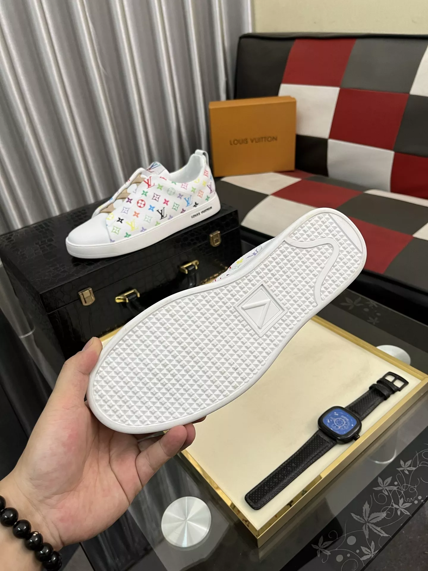 Louis Vuitton Casual Shoes For Men Trendy 8927