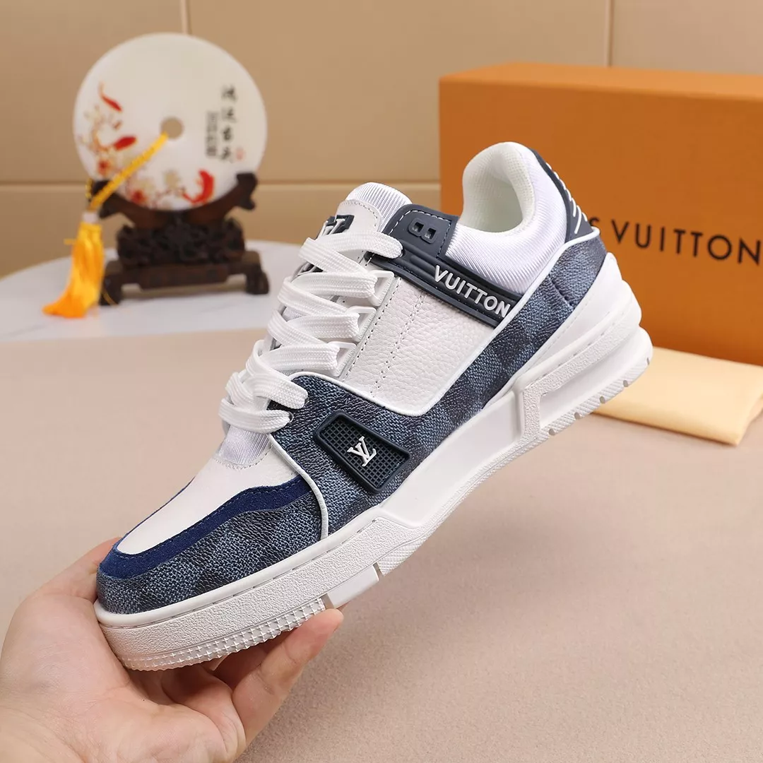 Louis Vuitton Casual Shoes For Men Versatile 8037