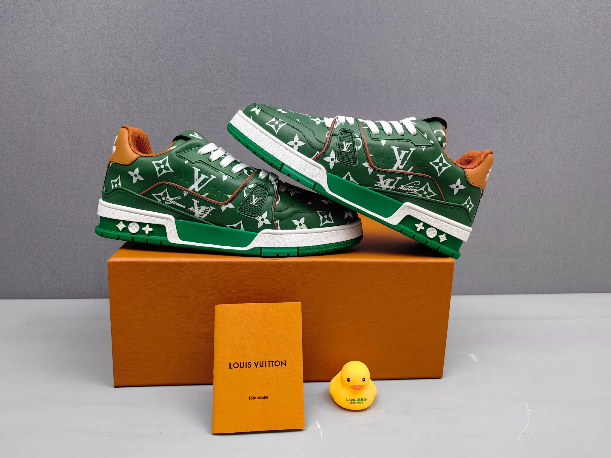 Louis Vuitton Casual Shoes For Men Vibrant 6689