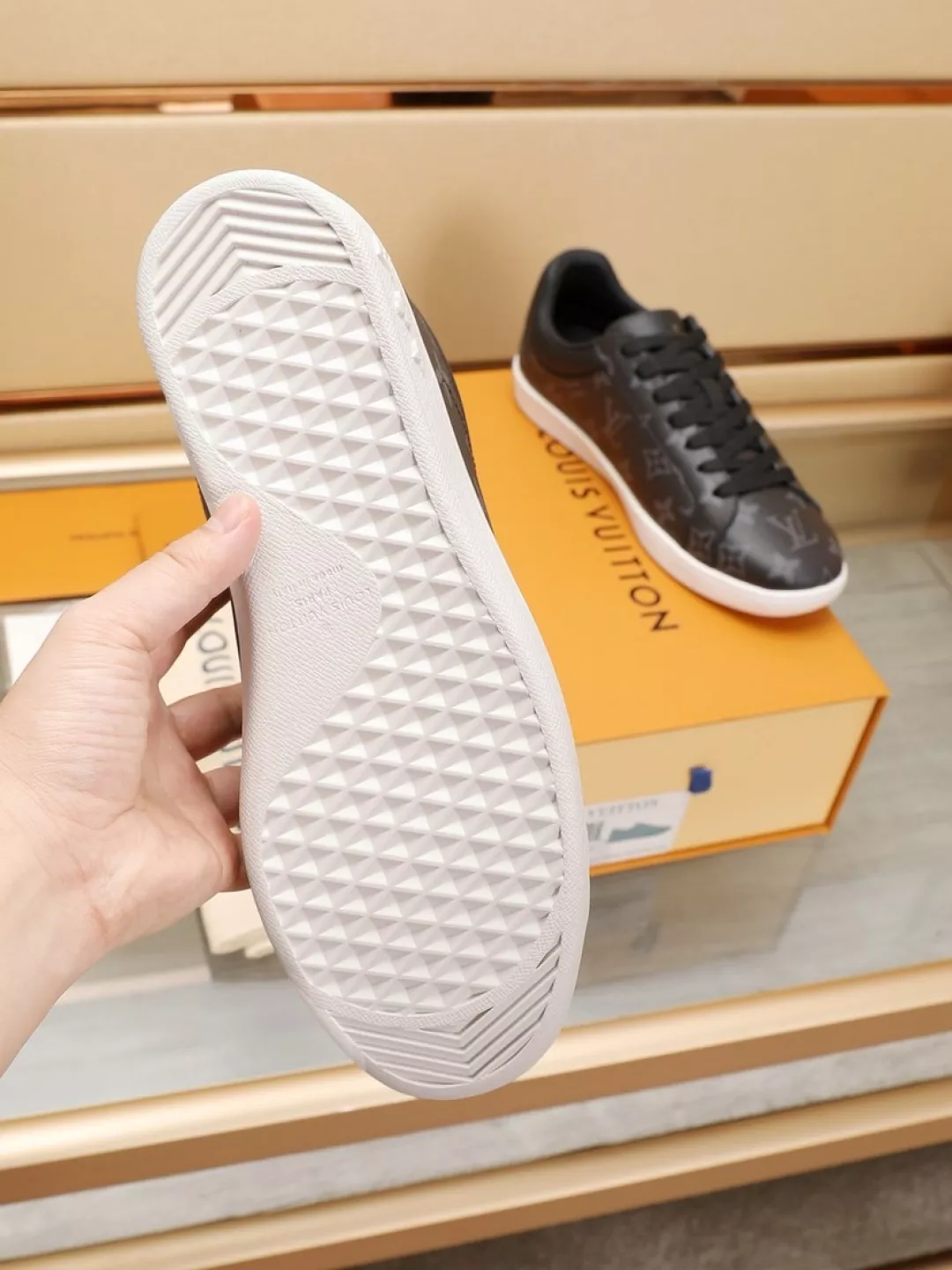 Louis Vuitton Casual Shoes For Men WellDesigned 8878