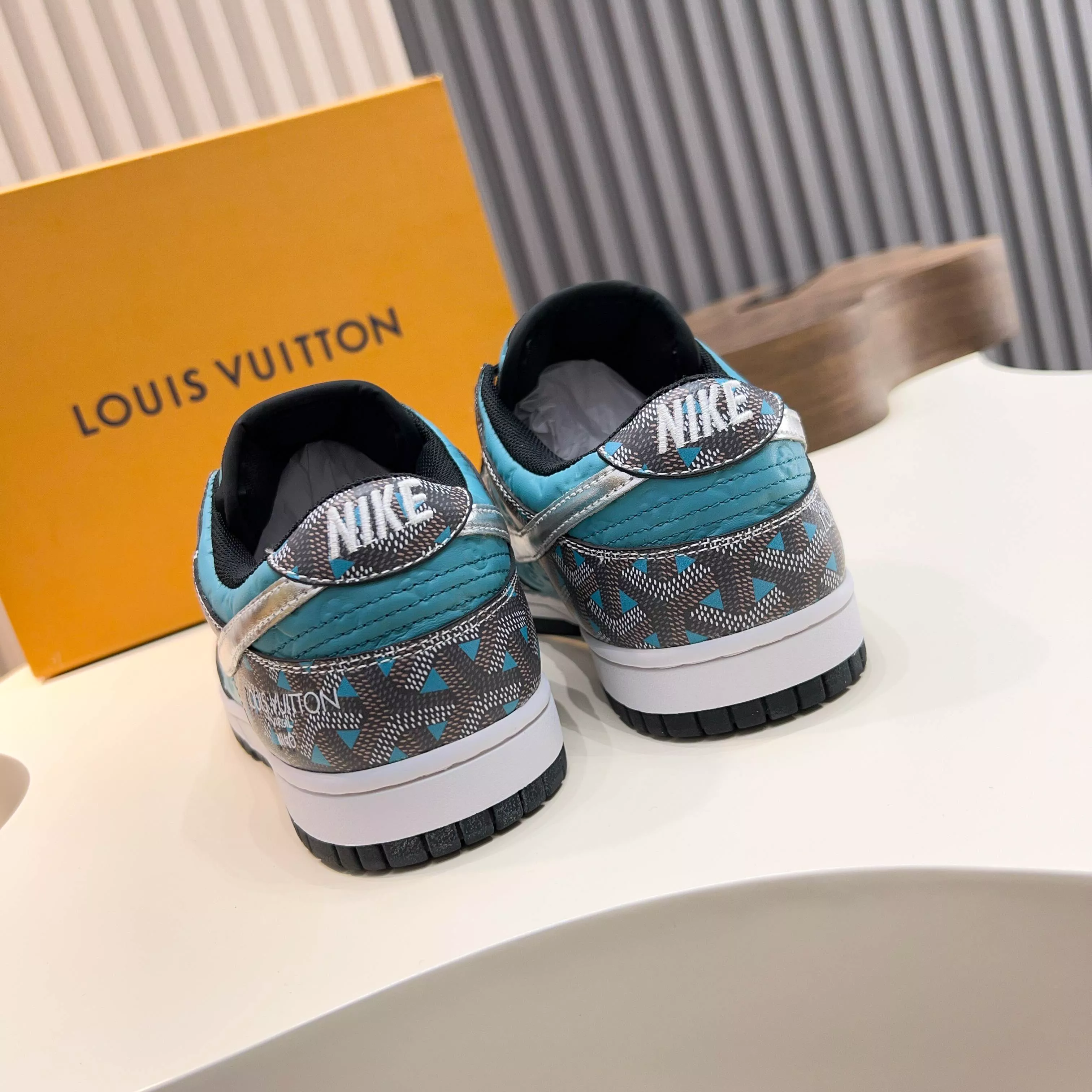 Louis Vuitton Casual Shoes For Men WellDesigned 9678