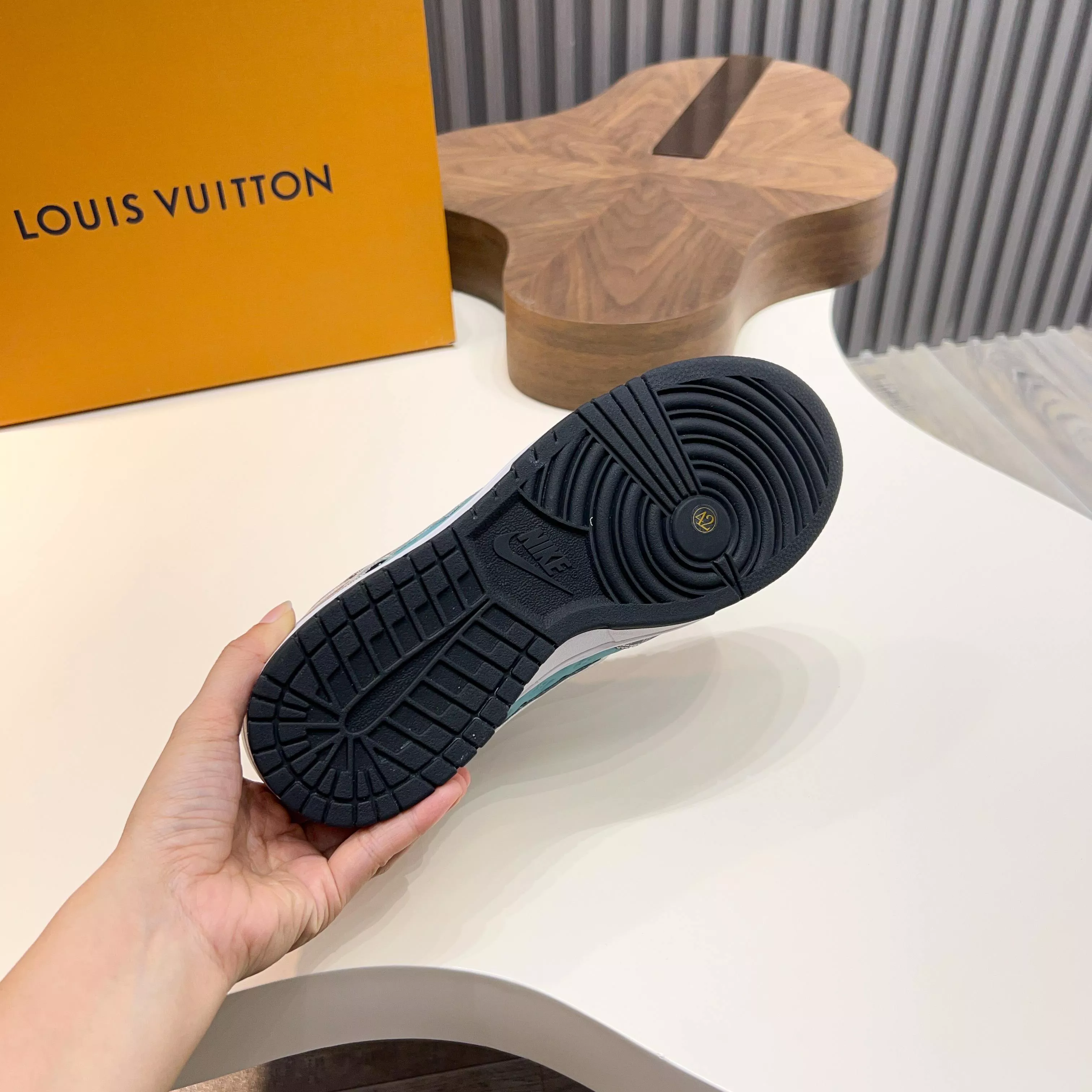 Louis Vuitton Casual Shoes For Men WellDesigned 9678