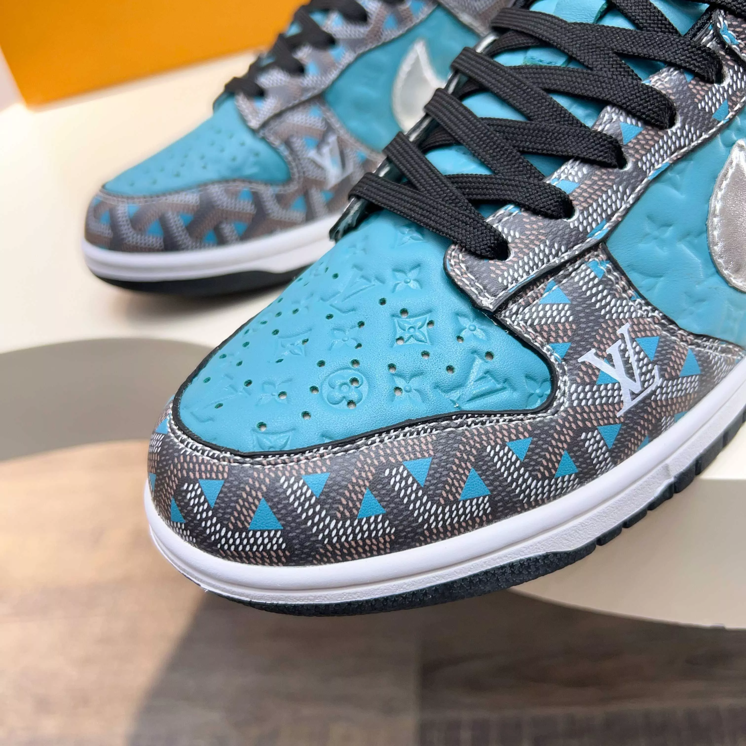 Louis Vuitton Casual Shoes For Men WellDesigned 9678