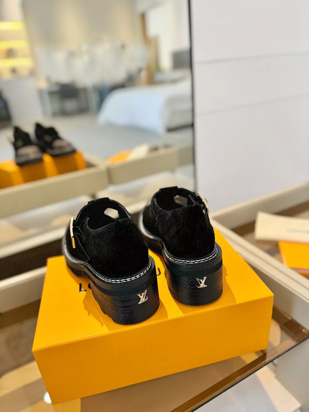Louis Vuitton Casual Shoes For Women Practical 7132